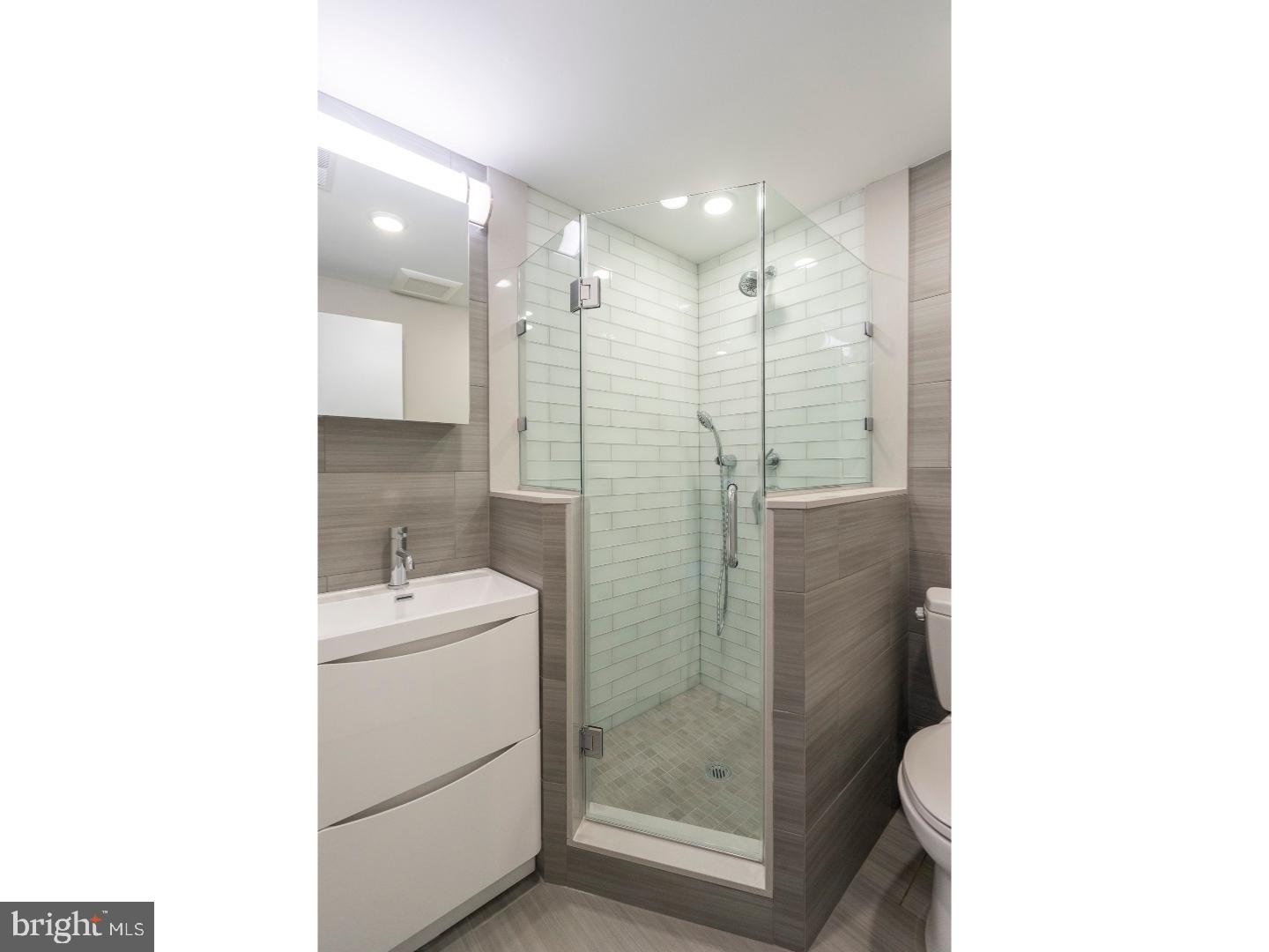 CENTER CITY - Residential Lease