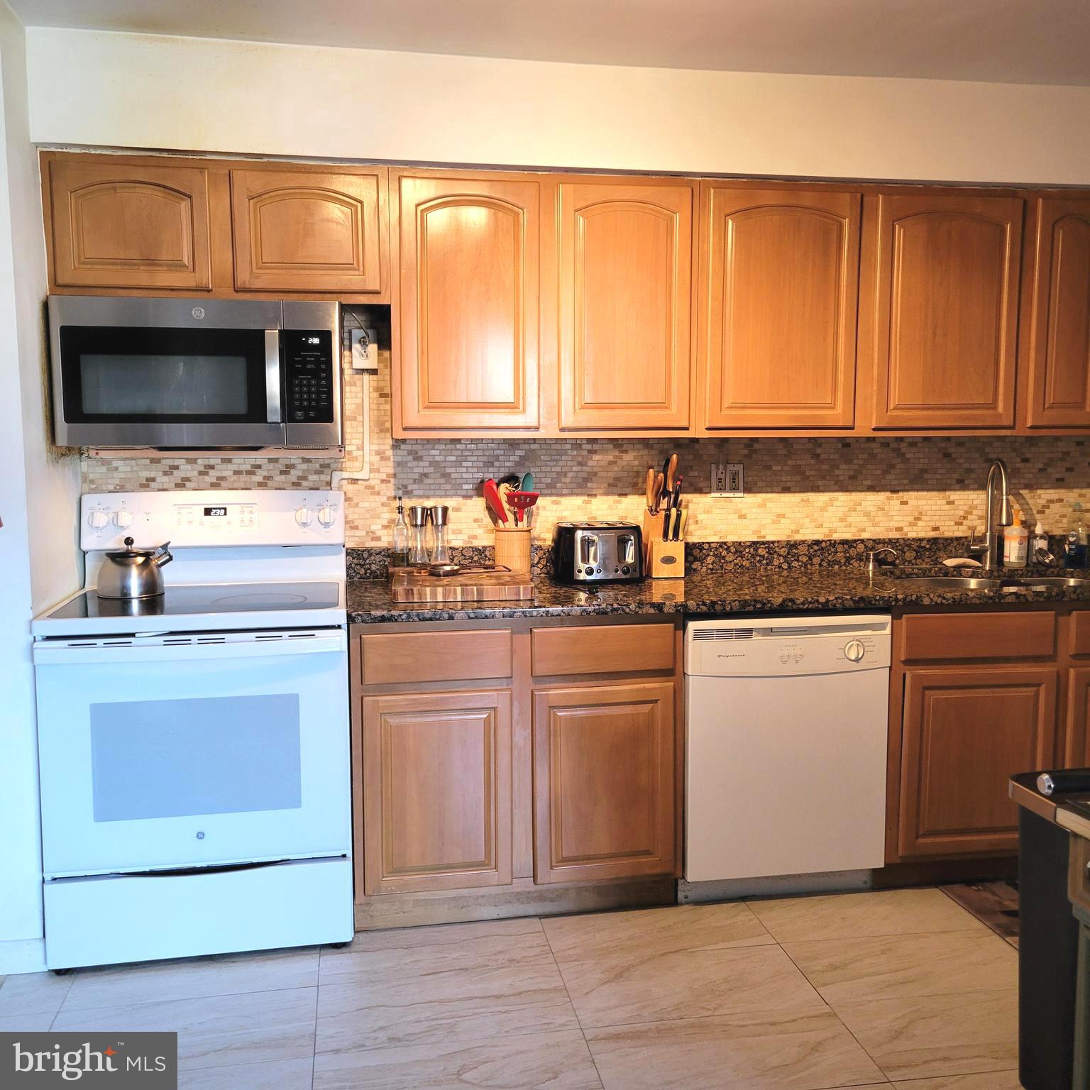 406 CHESTNUT STREET 406