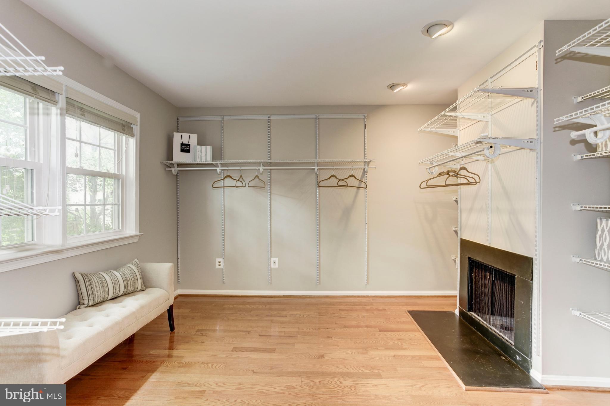 WOLF TRAP WOODS - Residential