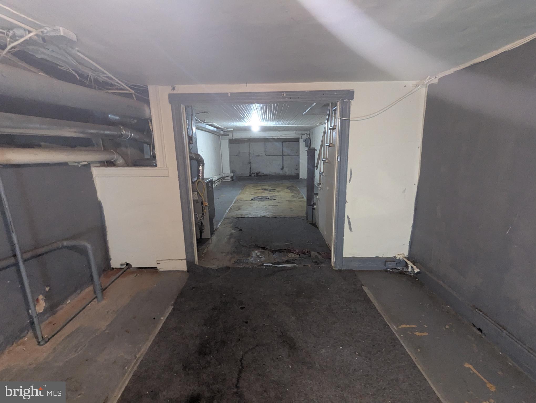 ELLWOOD PARK - Residential