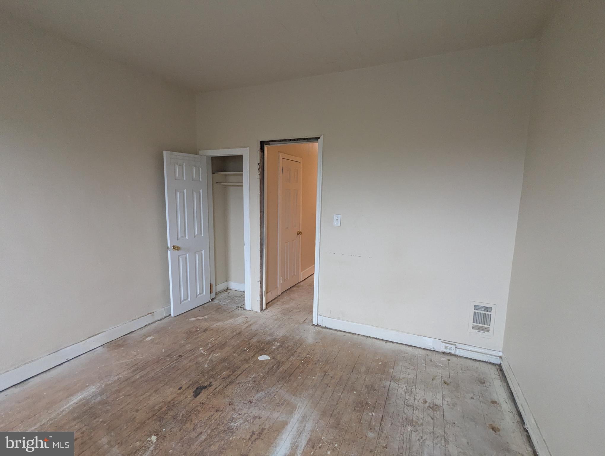 ELLWOOD PARK - Residential