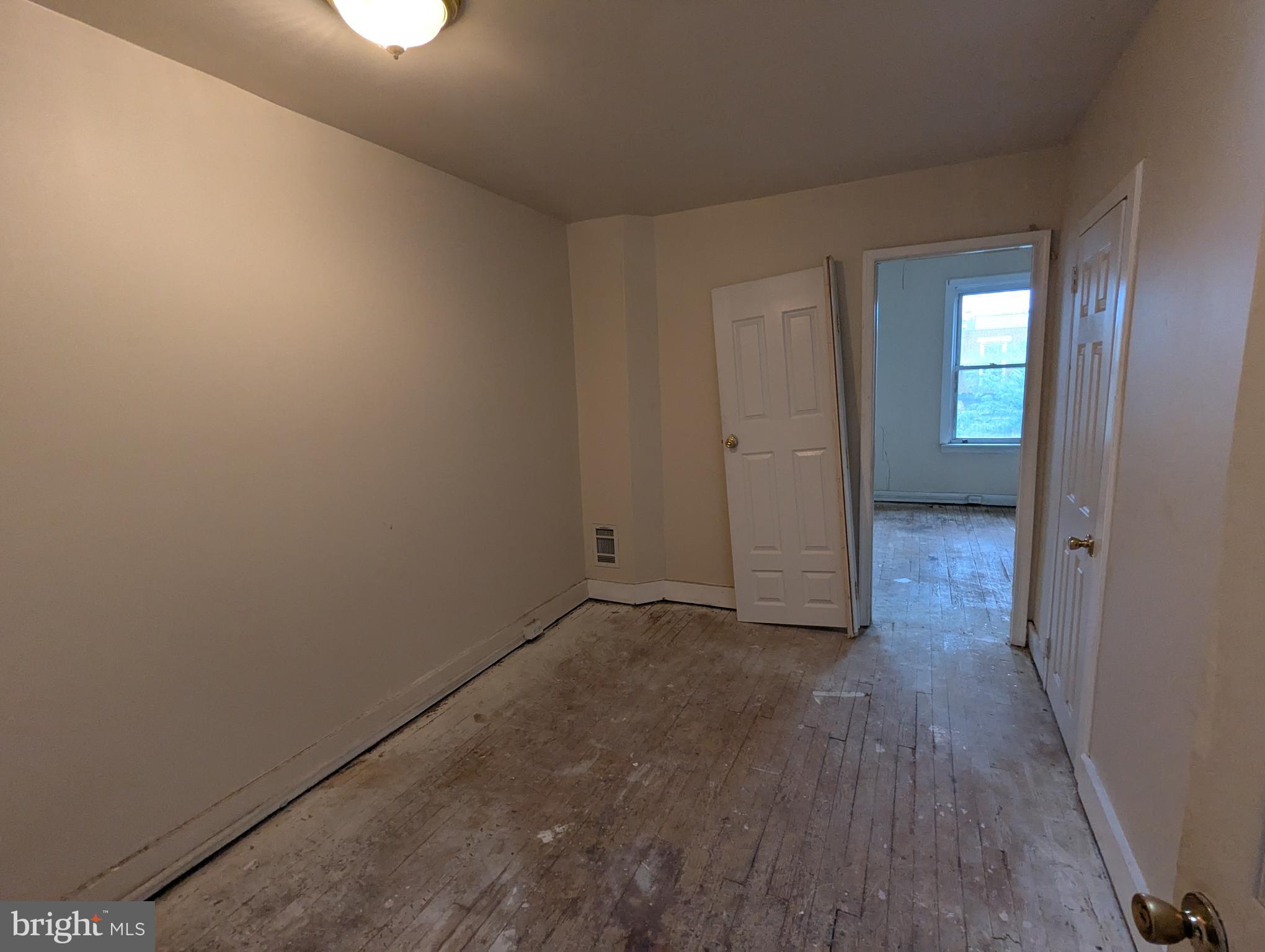 ELLWOOD PARK - Residential