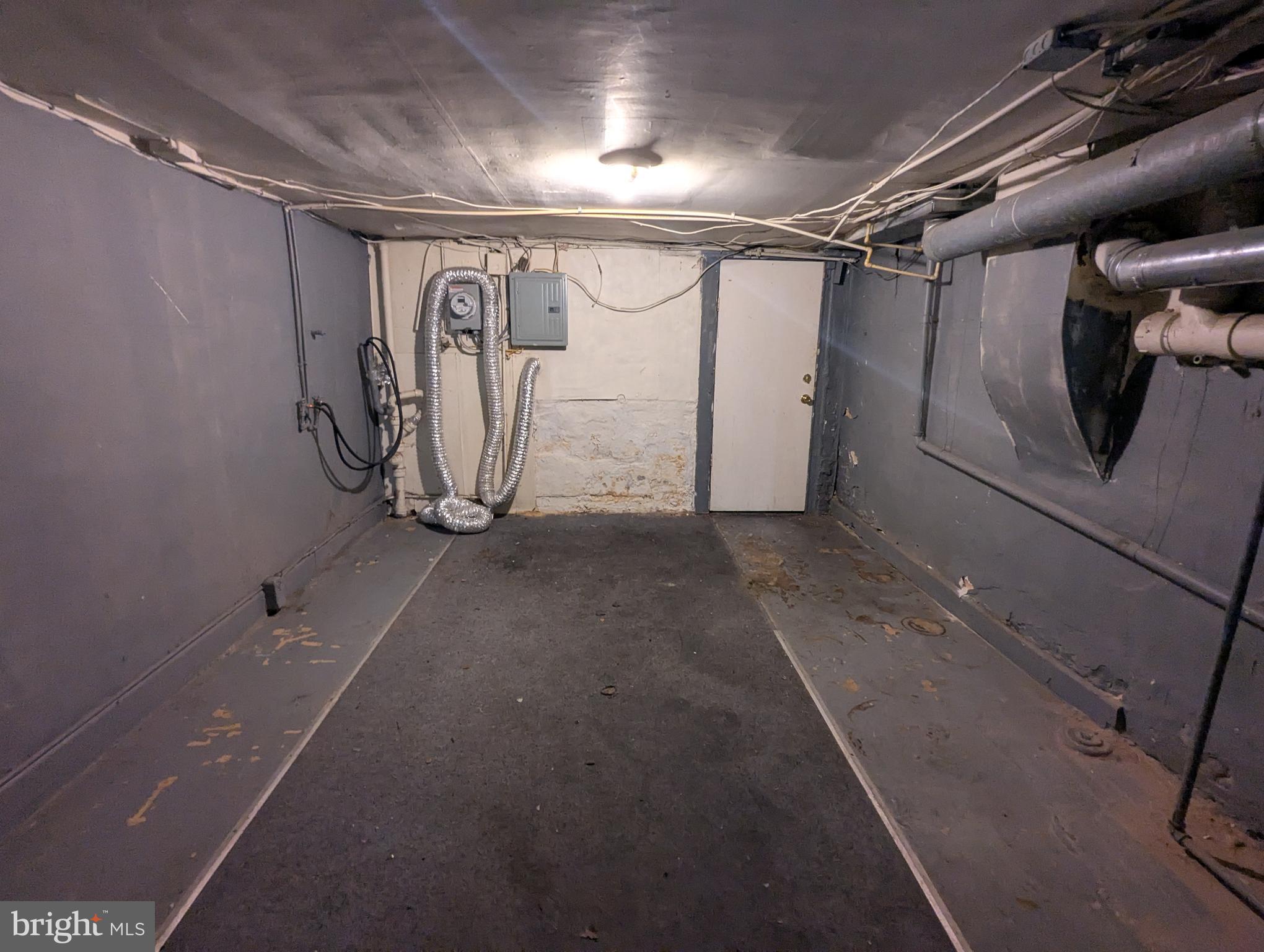 ELLWOOD PARK - Residential