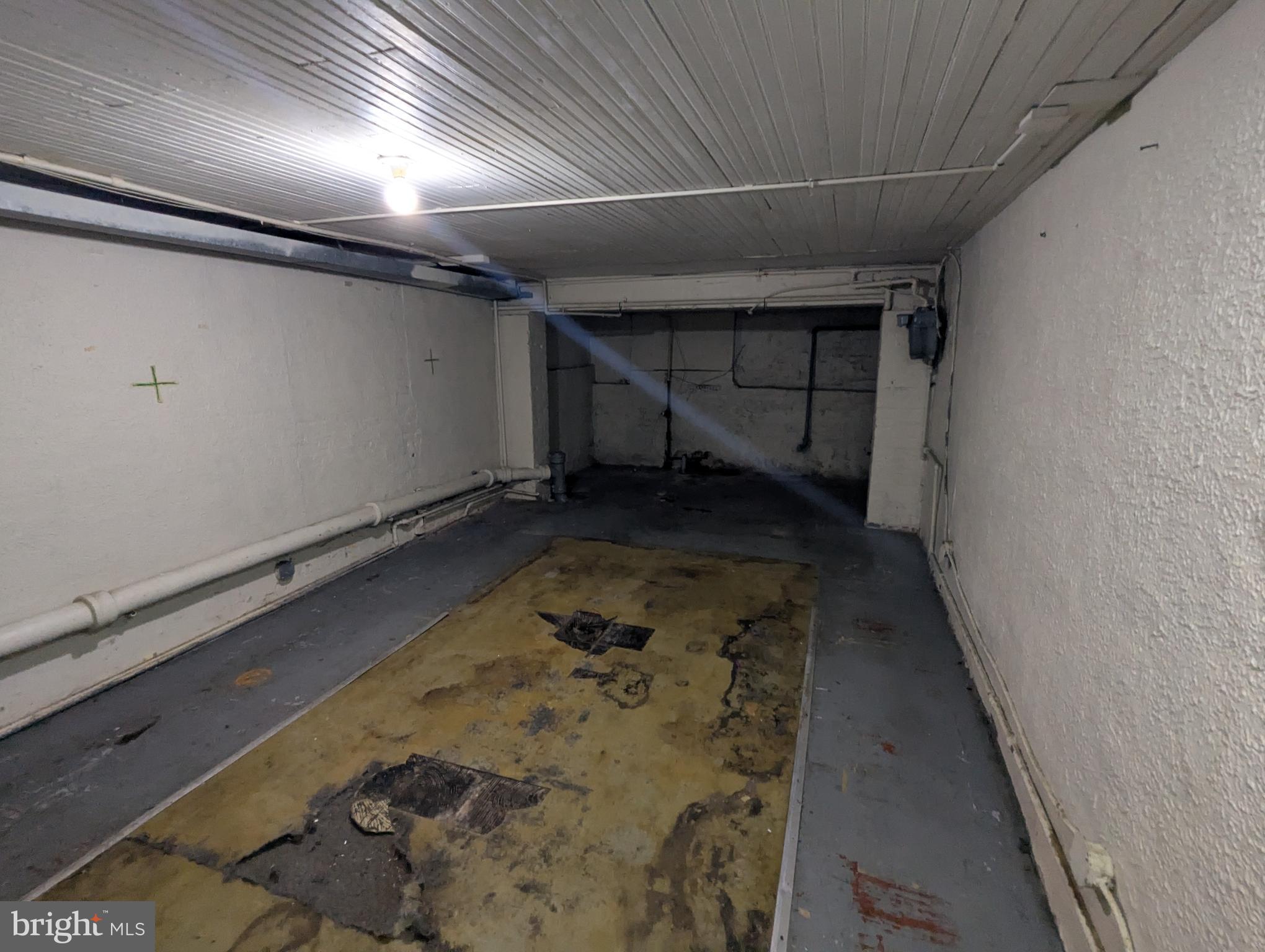 ELLWOOD PARK - Residential