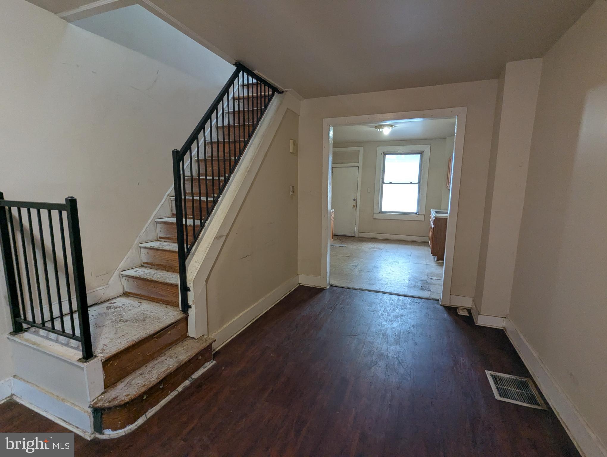 ELLWOOD PARK - Residential