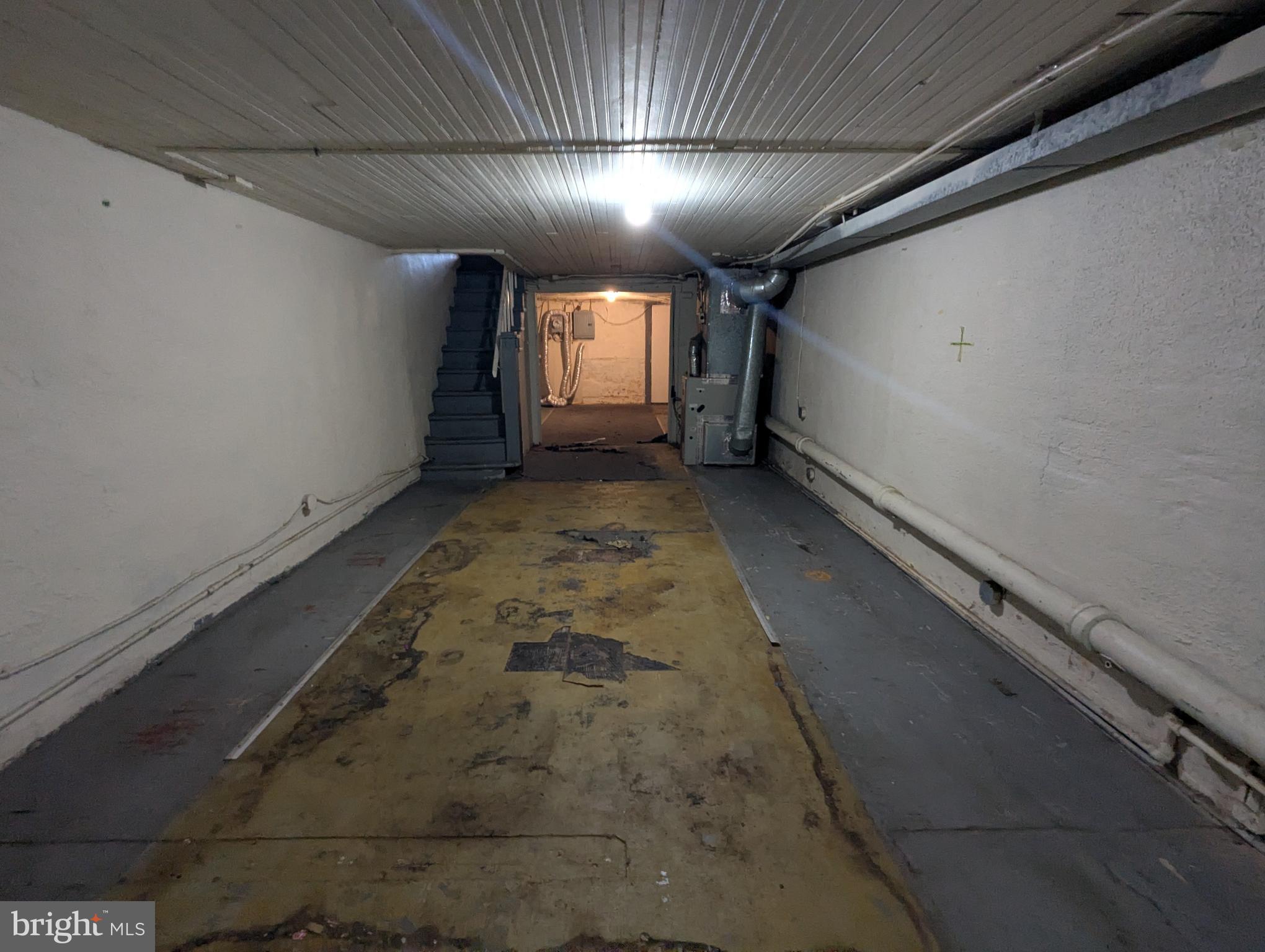 ELLWOOD PARK - Residential