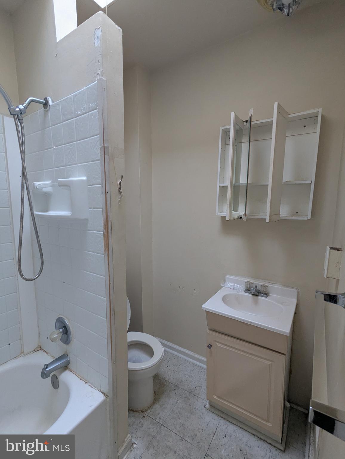 ELLWOOD PARK - Residential