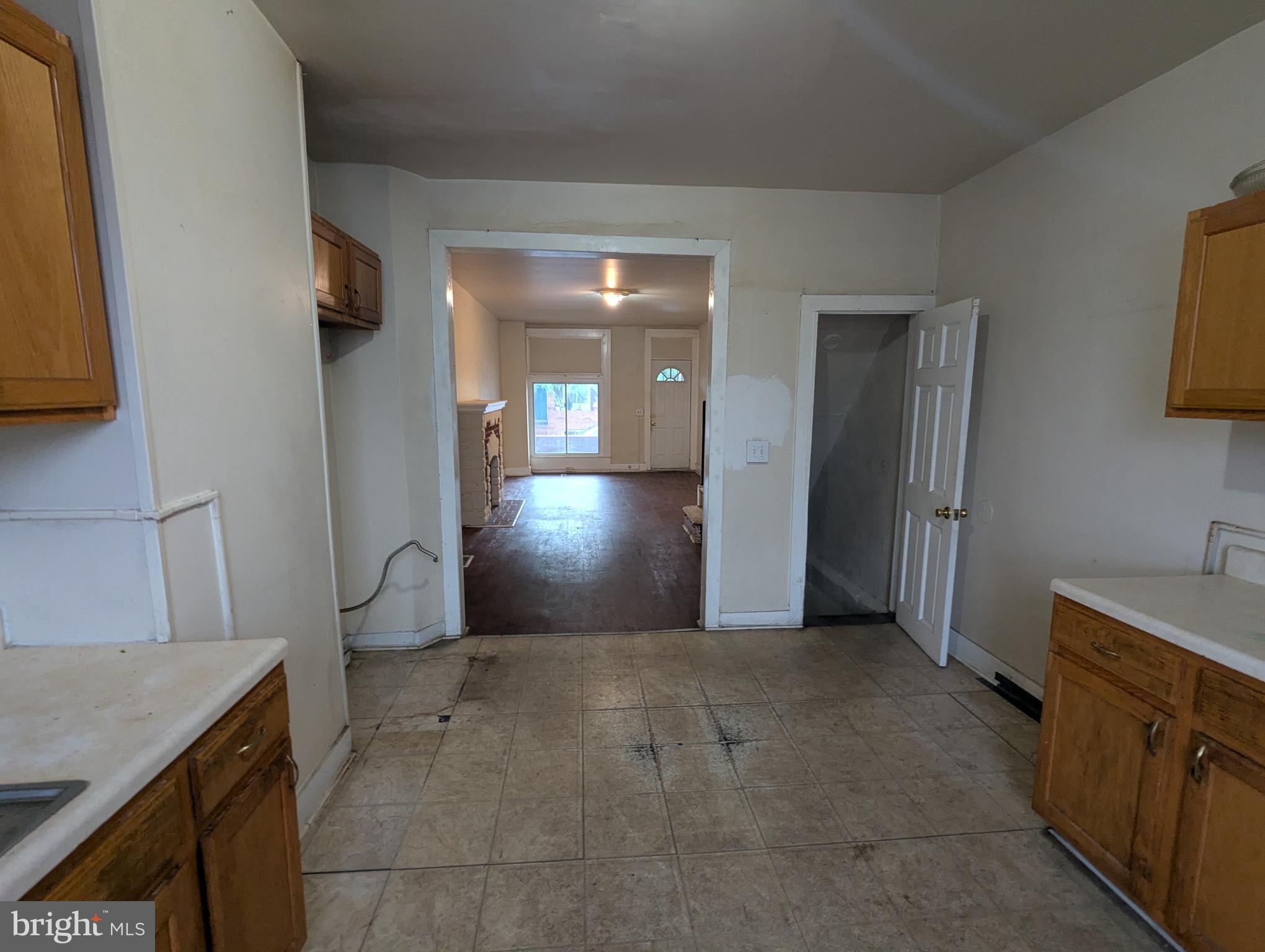 ELLWOOD PARK - Residential