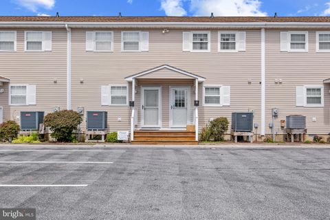 Condo For Sale - 2807 Plover Drive #4<br/> OCEAN CITY, MD 21842