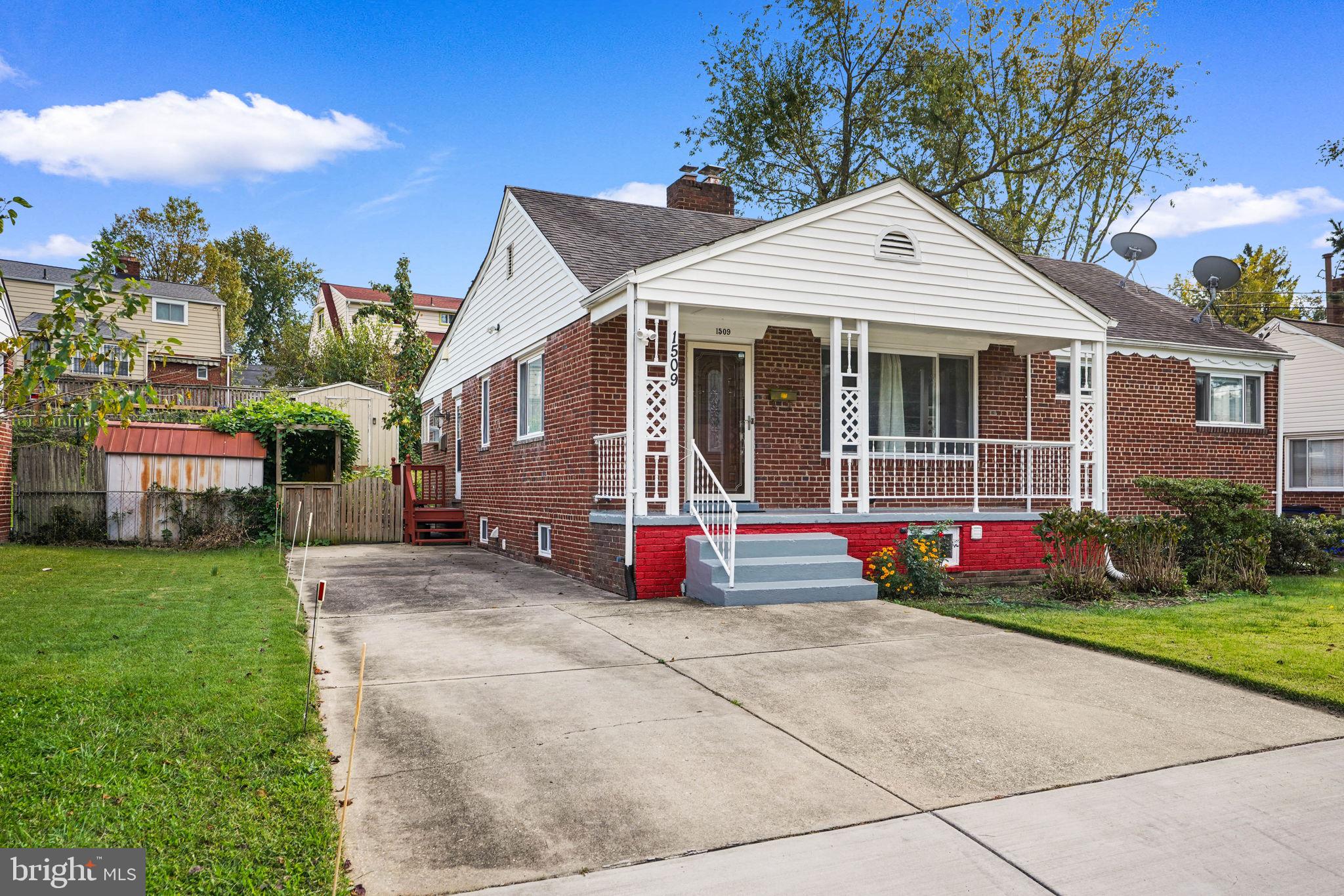 1509 OAKVIEW DRIVE