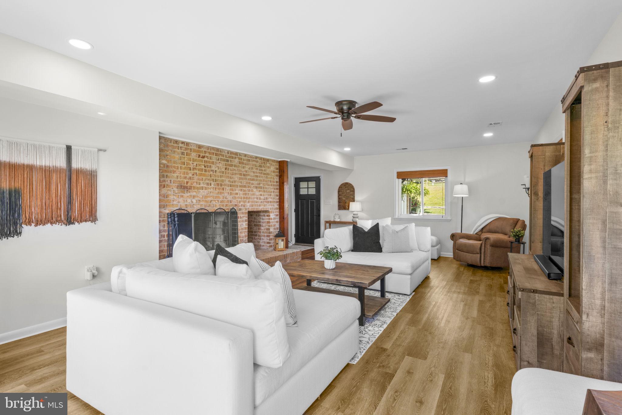 CHESAPEAKE OVERLOOK - Residential