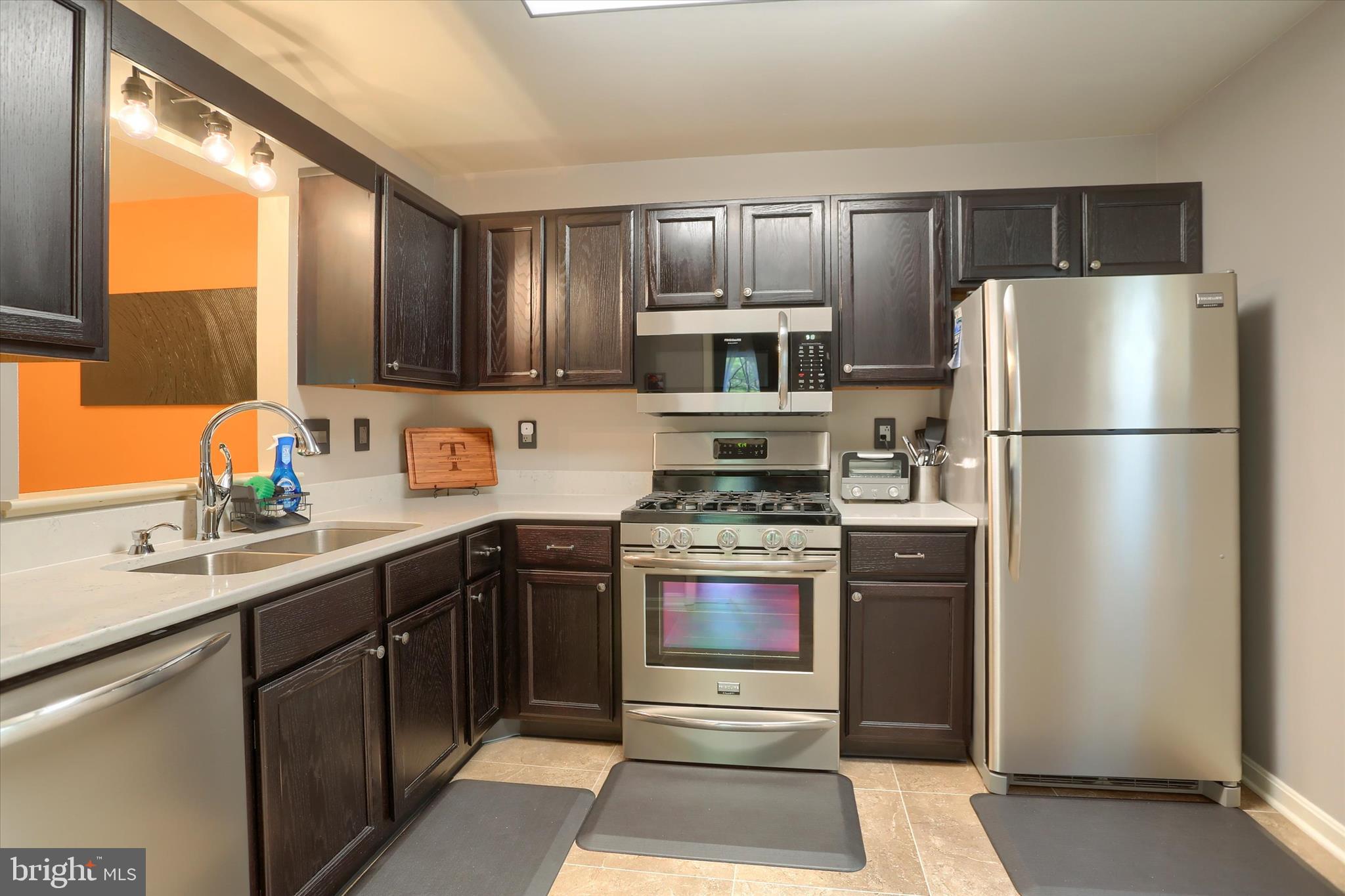 5805 HIDDEN LAKE DRIVE G