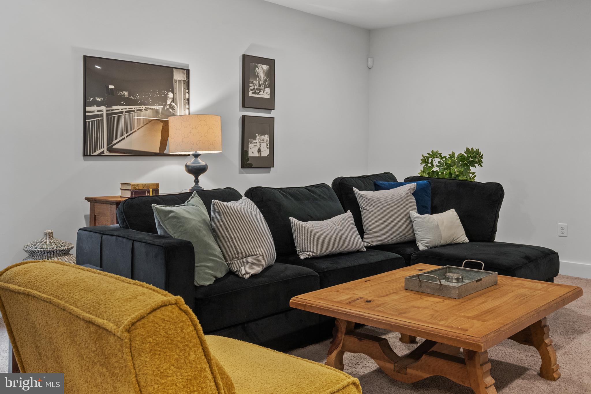 PRIMROSE HILL - Residential