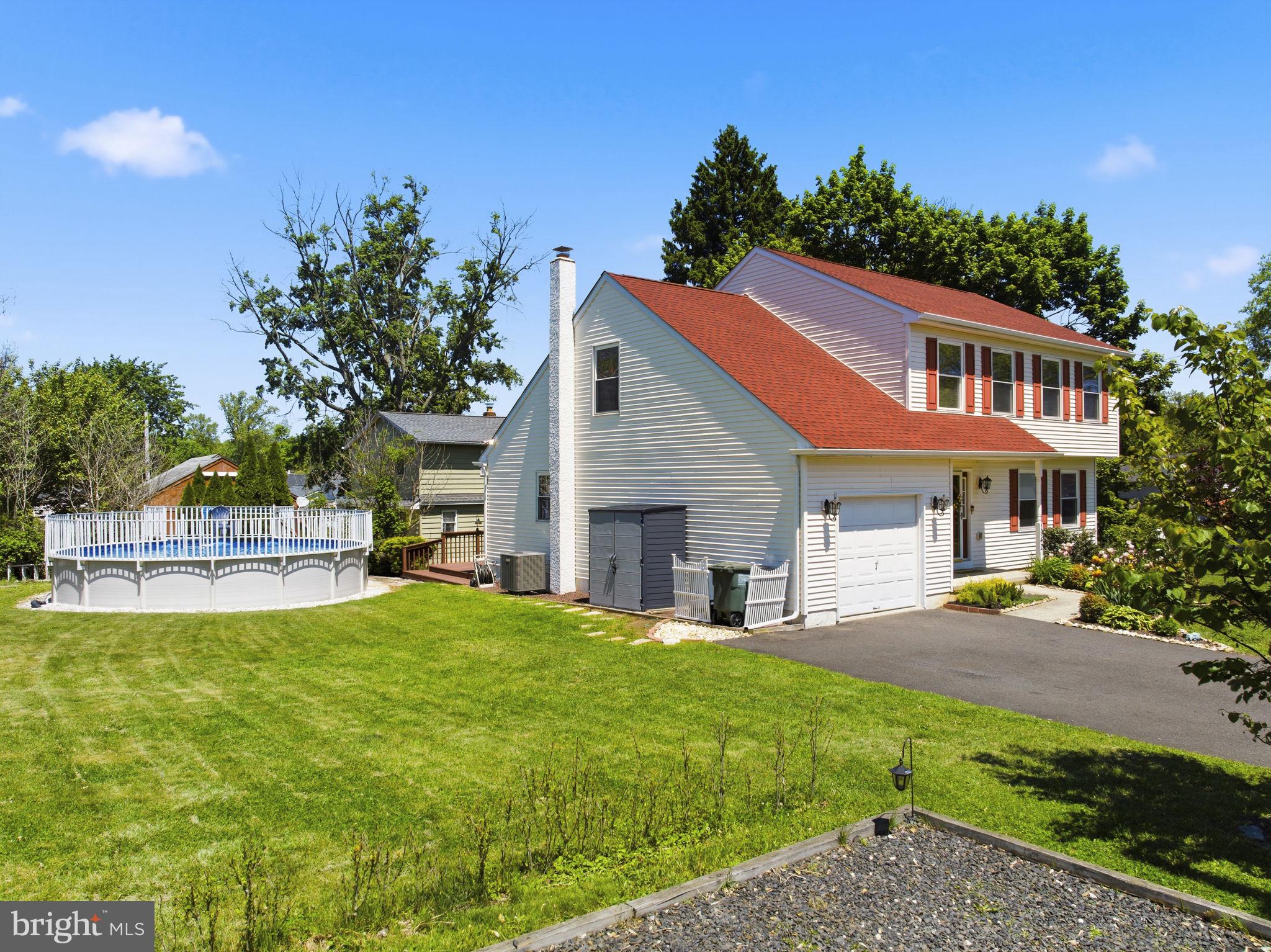 NESHAMINY FALLS - Residential