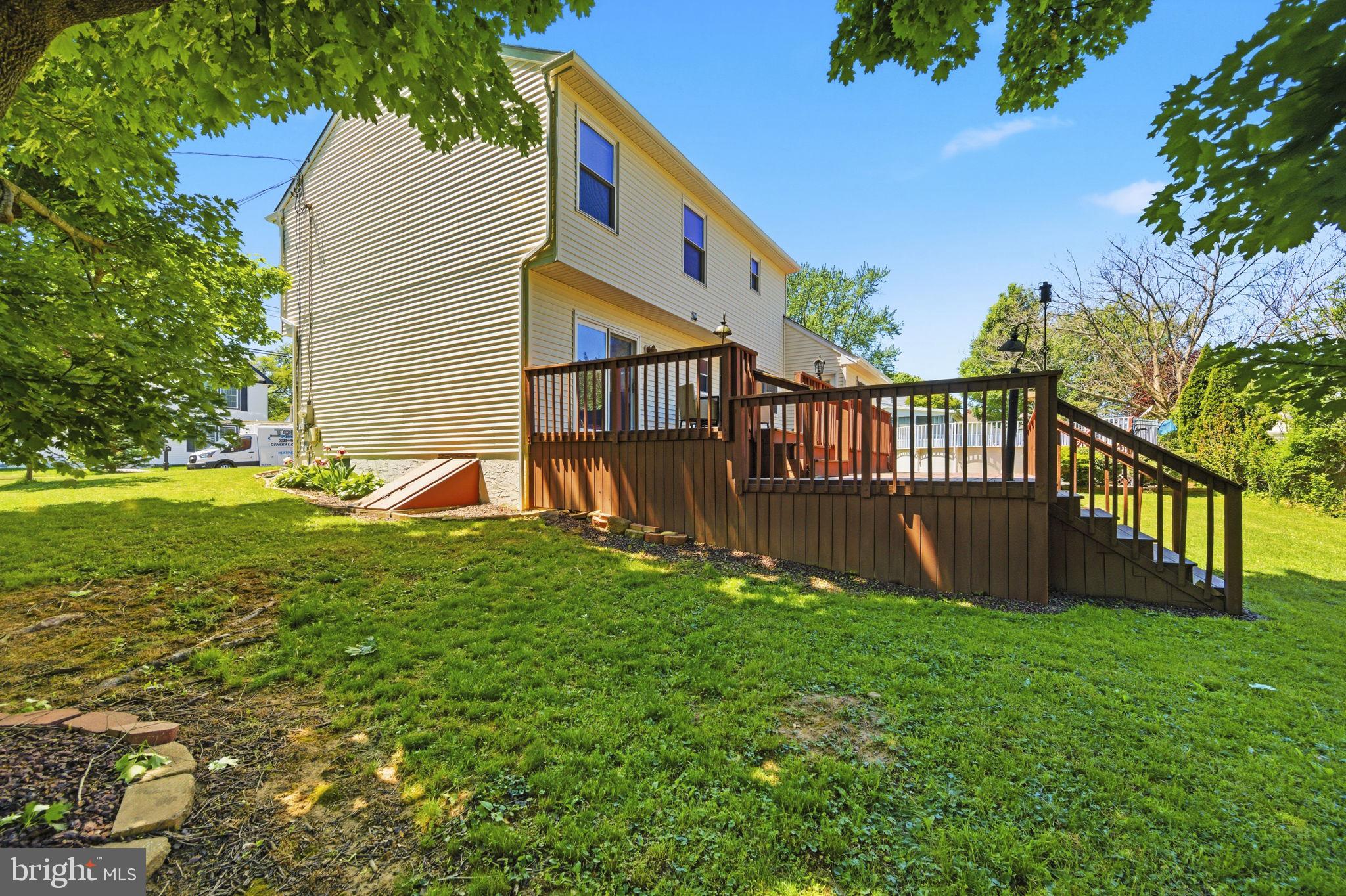 NESHAMINY FALLS - Residential
