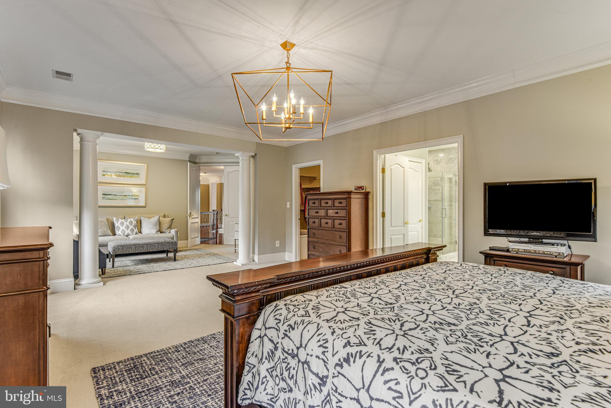 LOUDOUN VALLEY ESTATES - Residential