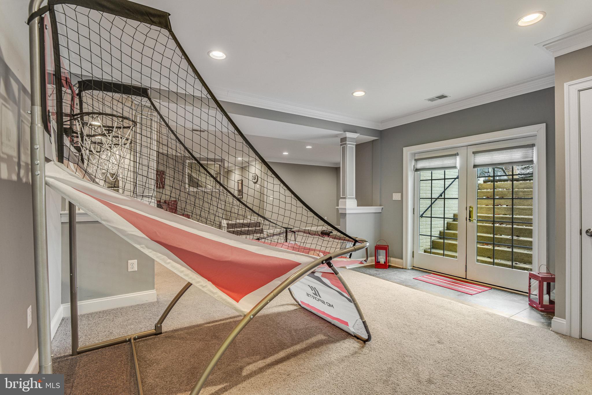 LOUDOUN VALLEY ESTATES - Residential