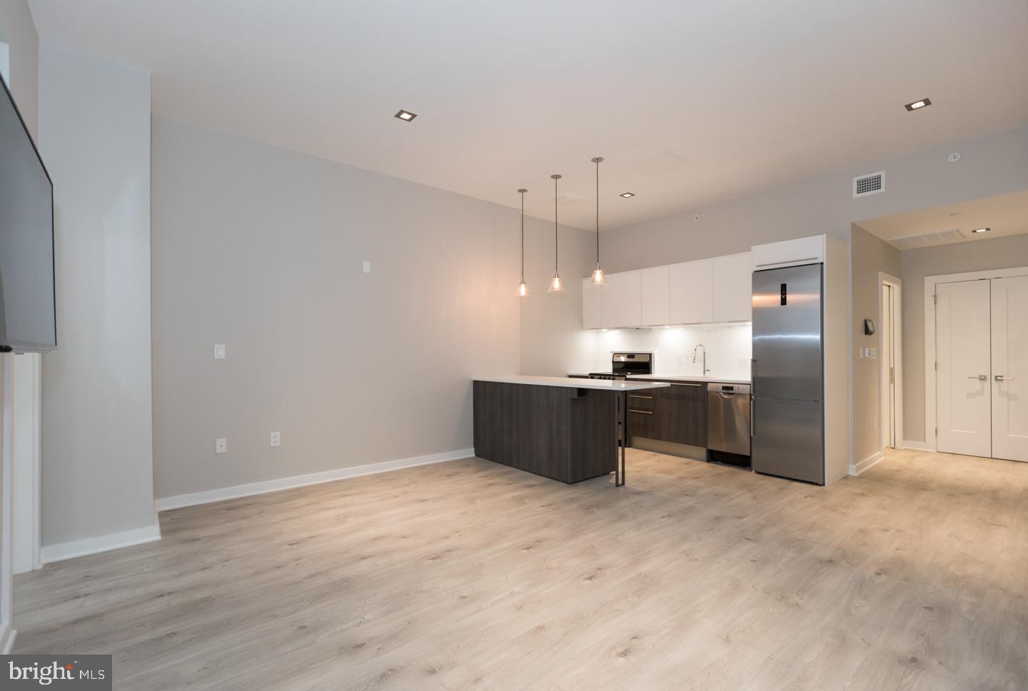 1602 SANSOM STREET 6