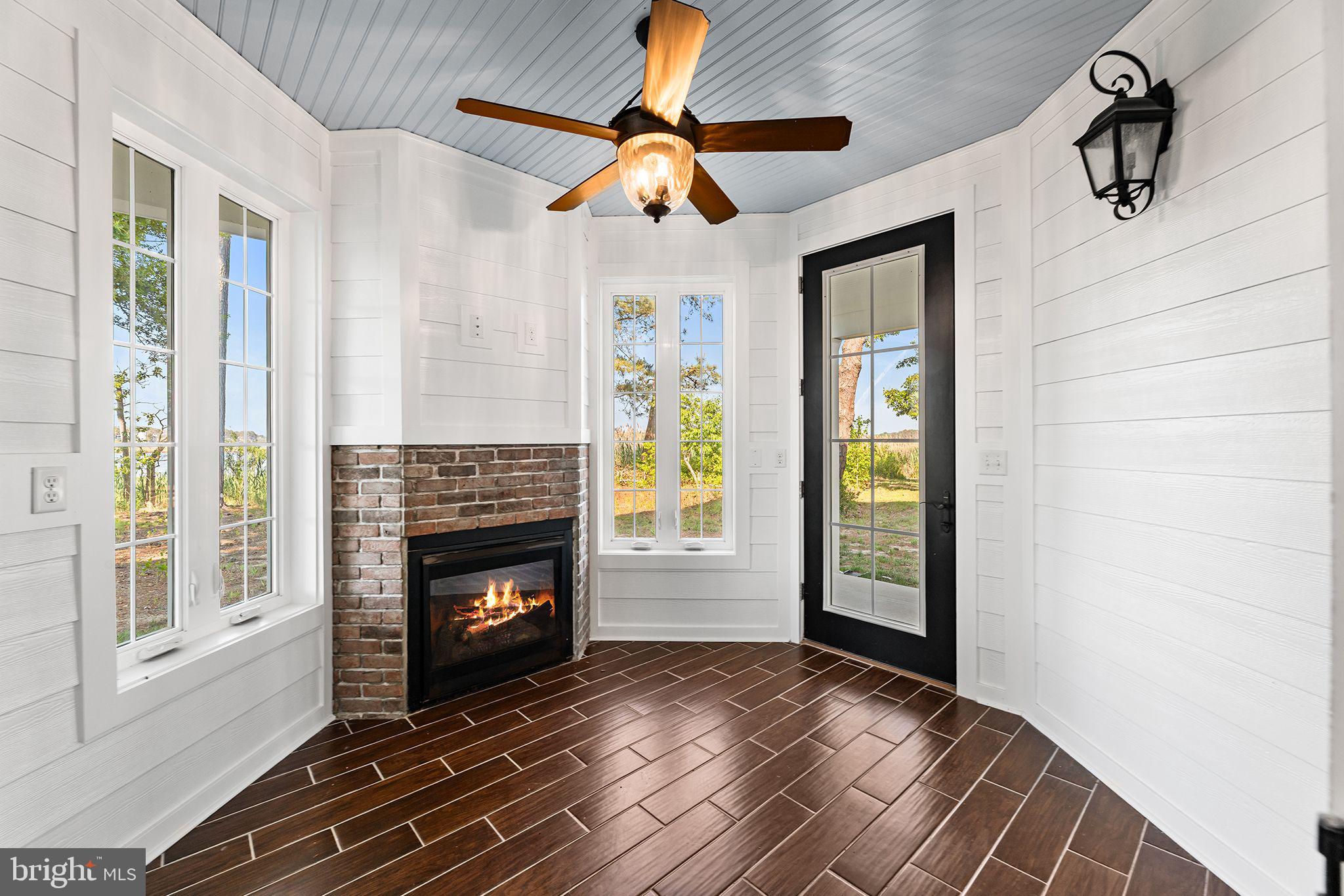 GLEN RIDDLE - Residential
