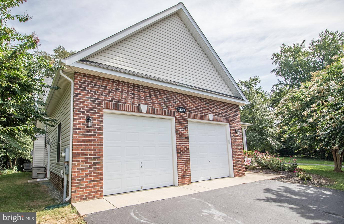 ESTATES AT SINGLETREE - Residential