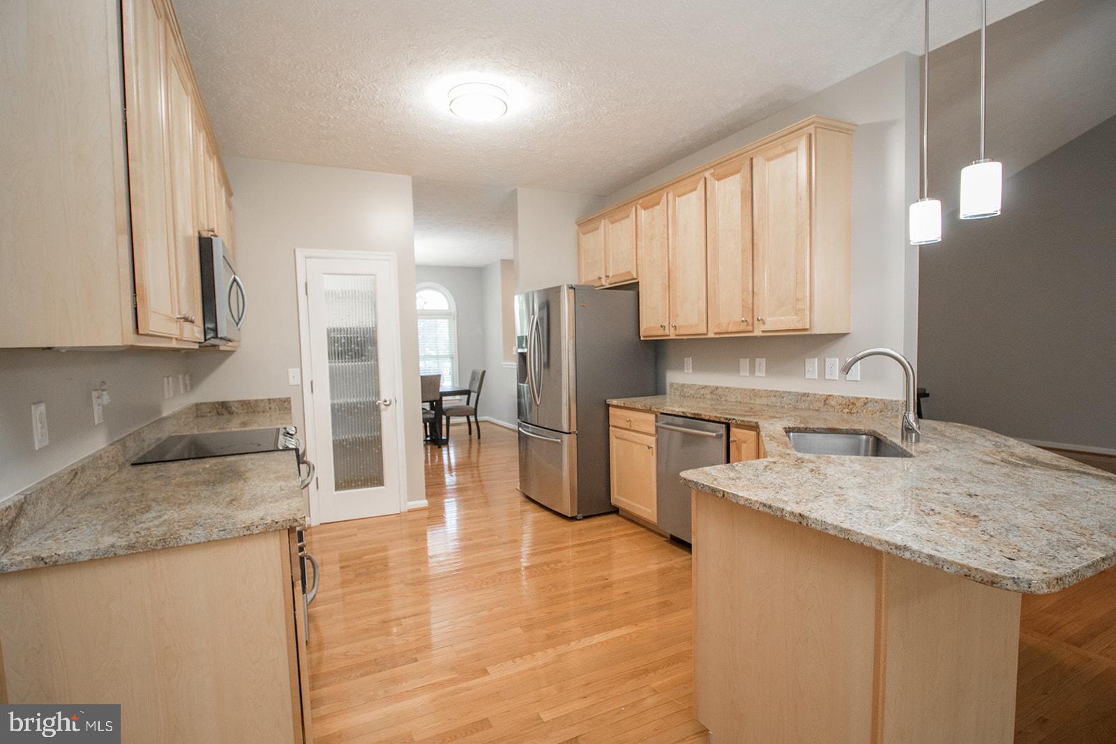 ESTATES AT SINGLETREE - Residential