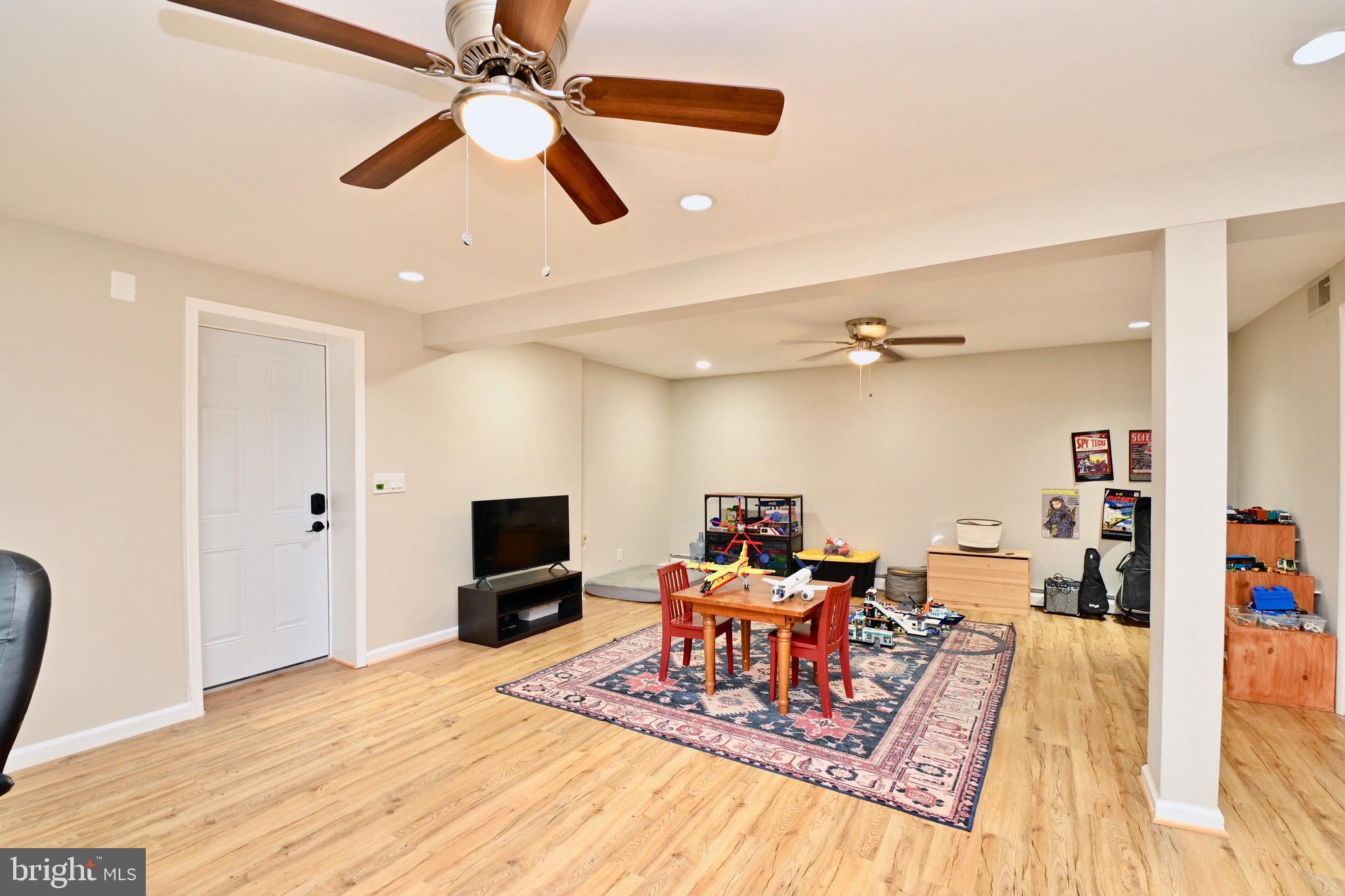 KINGWOOD PARK - Residential Lease