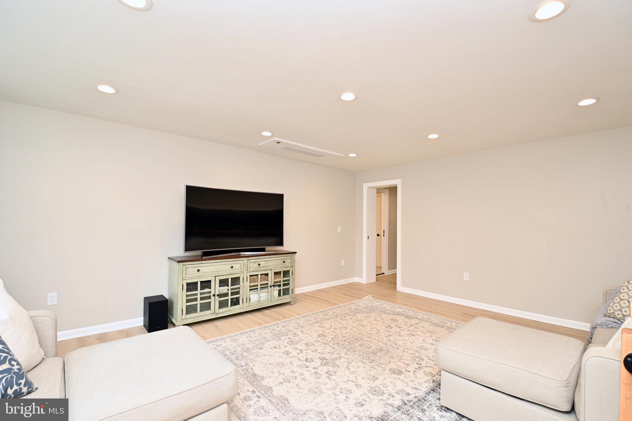 KINGWOOD PARK - Residential Lease