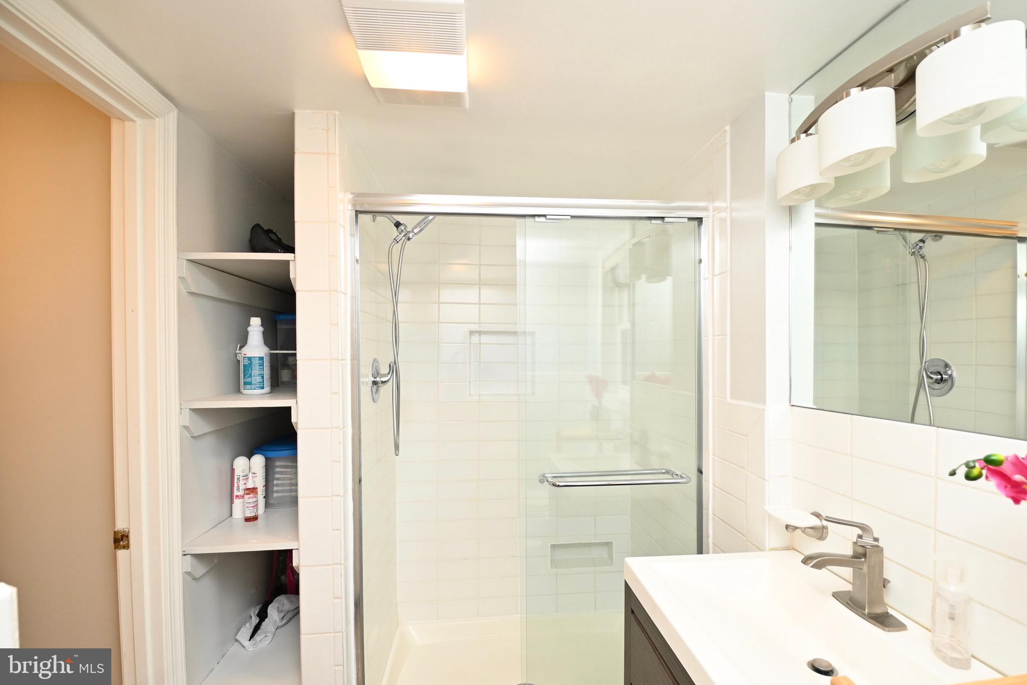 KINGWOOD PARK - Residential Lease