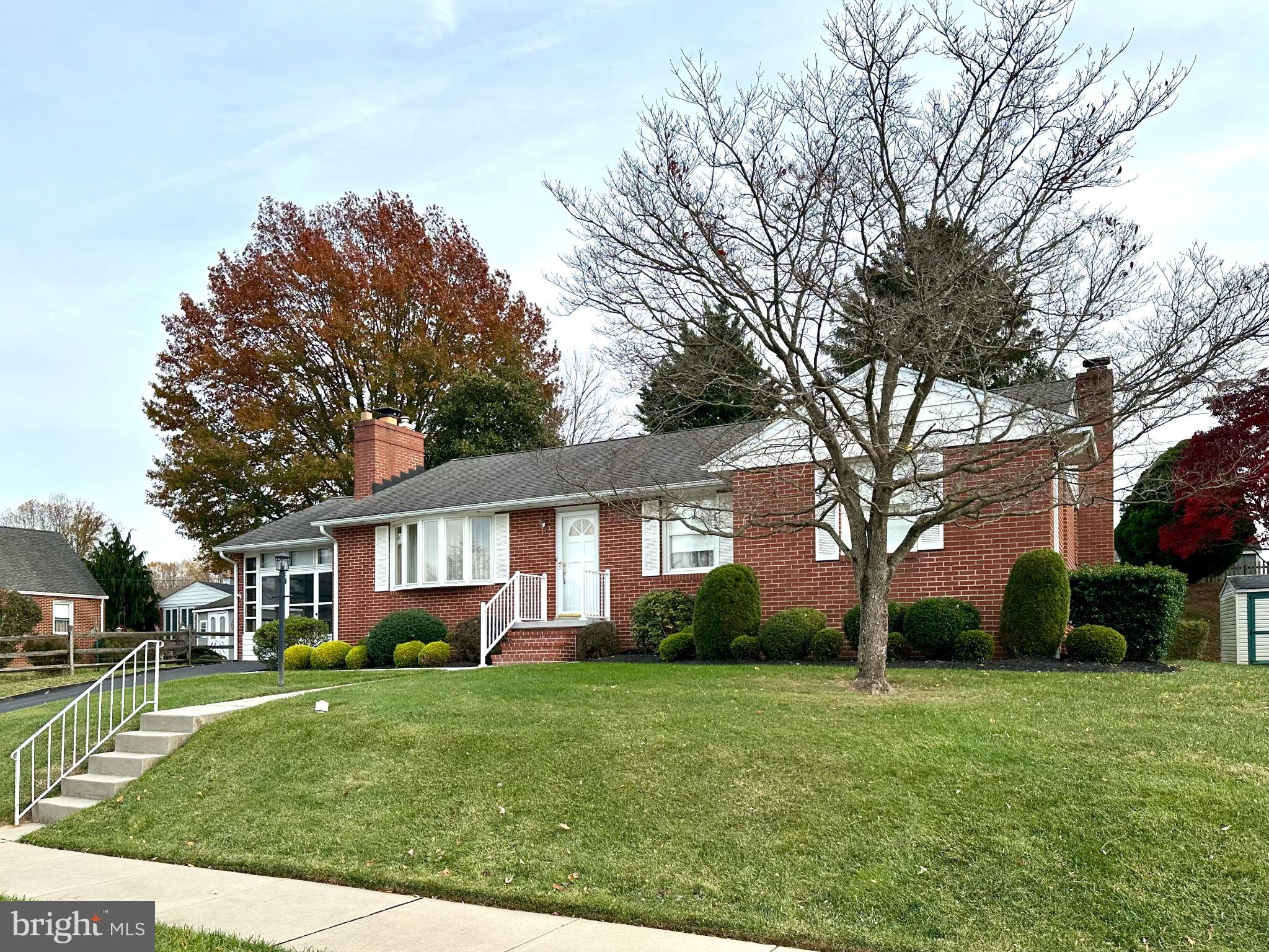 4302 FALLS PARK ROAD