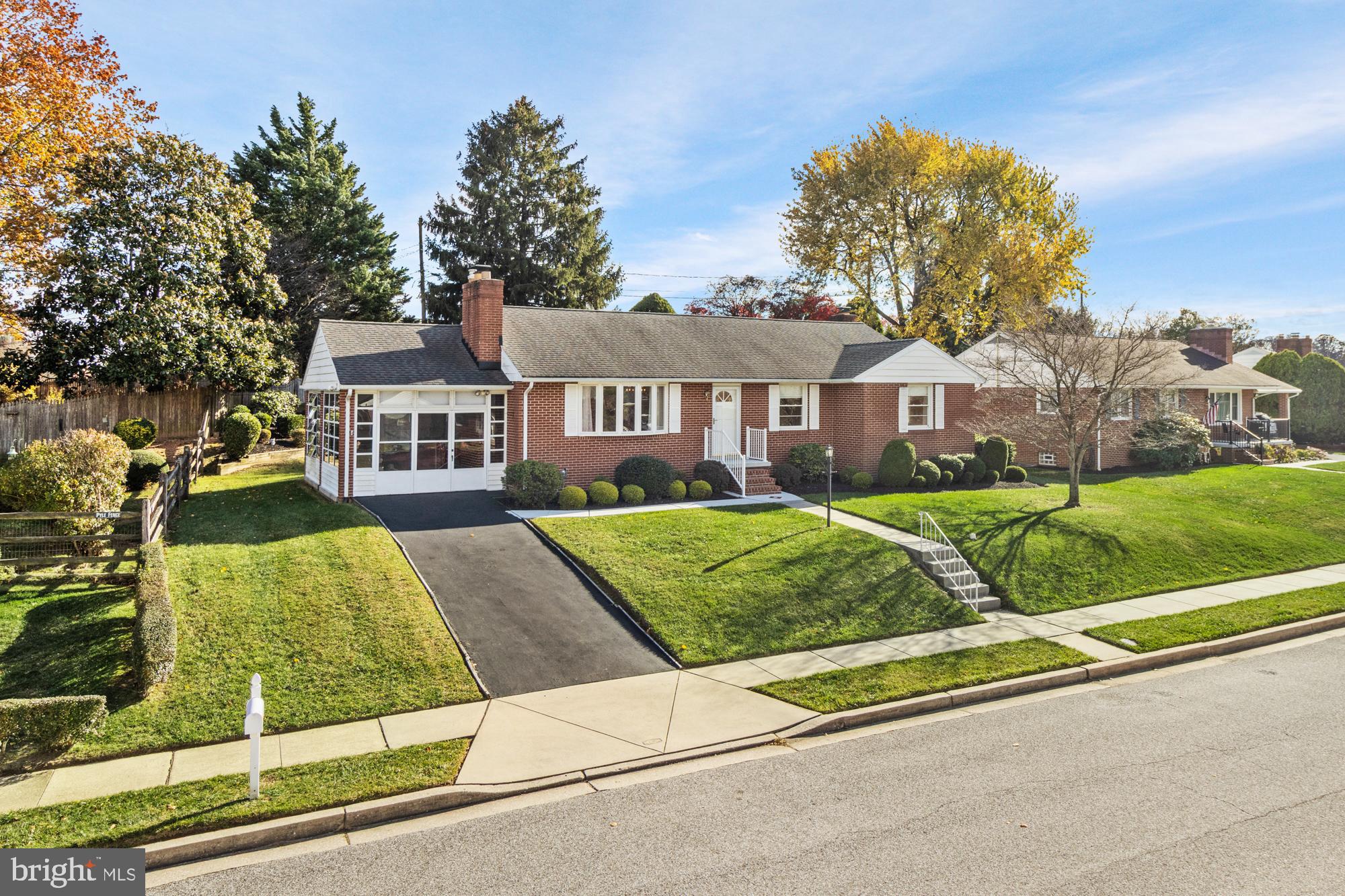 4302 FALLS PARK ROAD