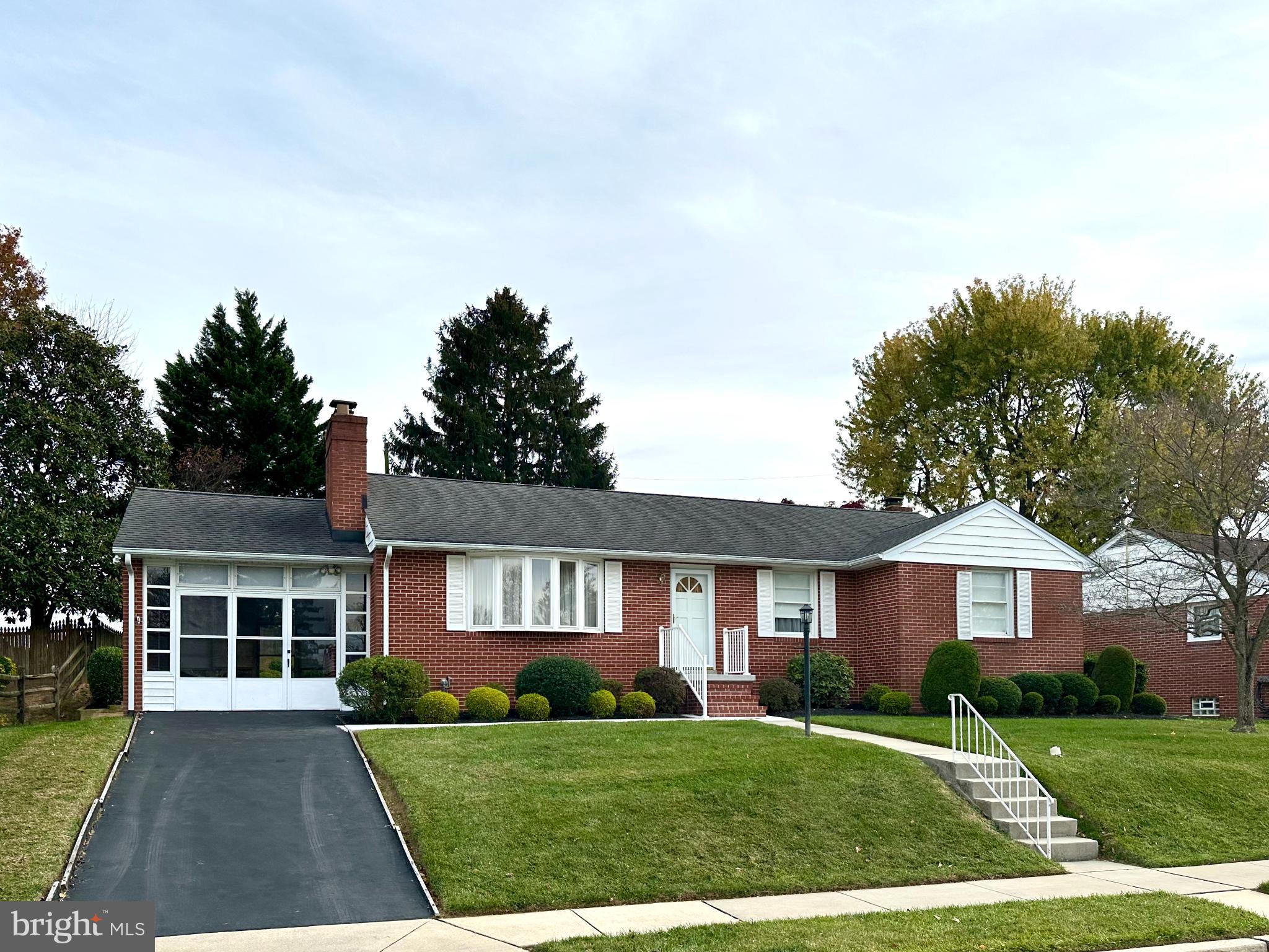 4302 FALLS PARK ROAD