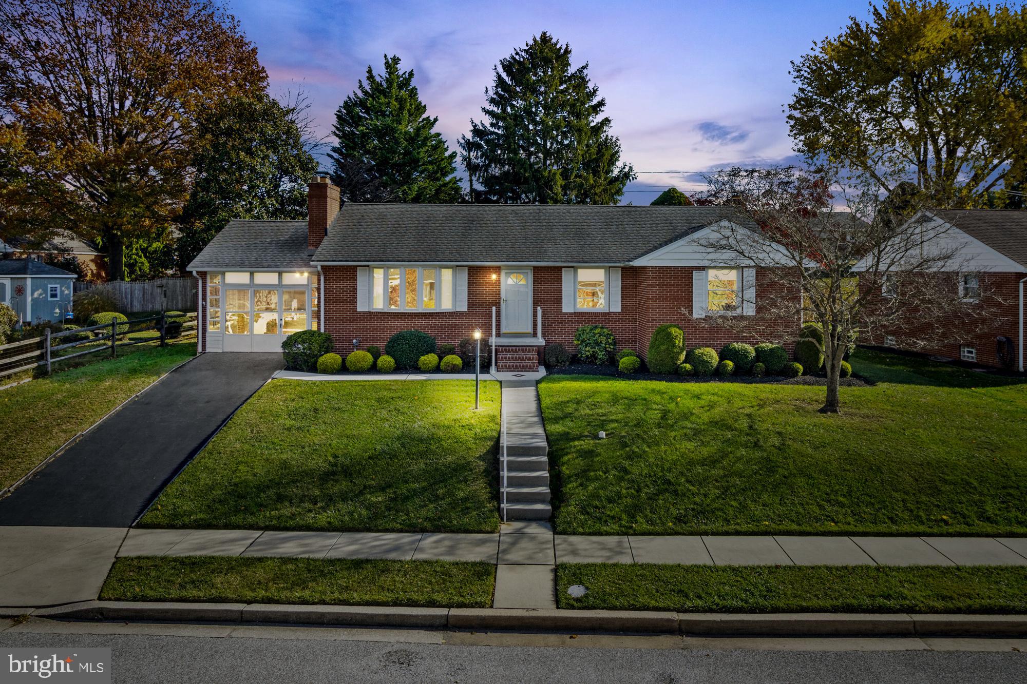 4302 FALLS PARK ROAD