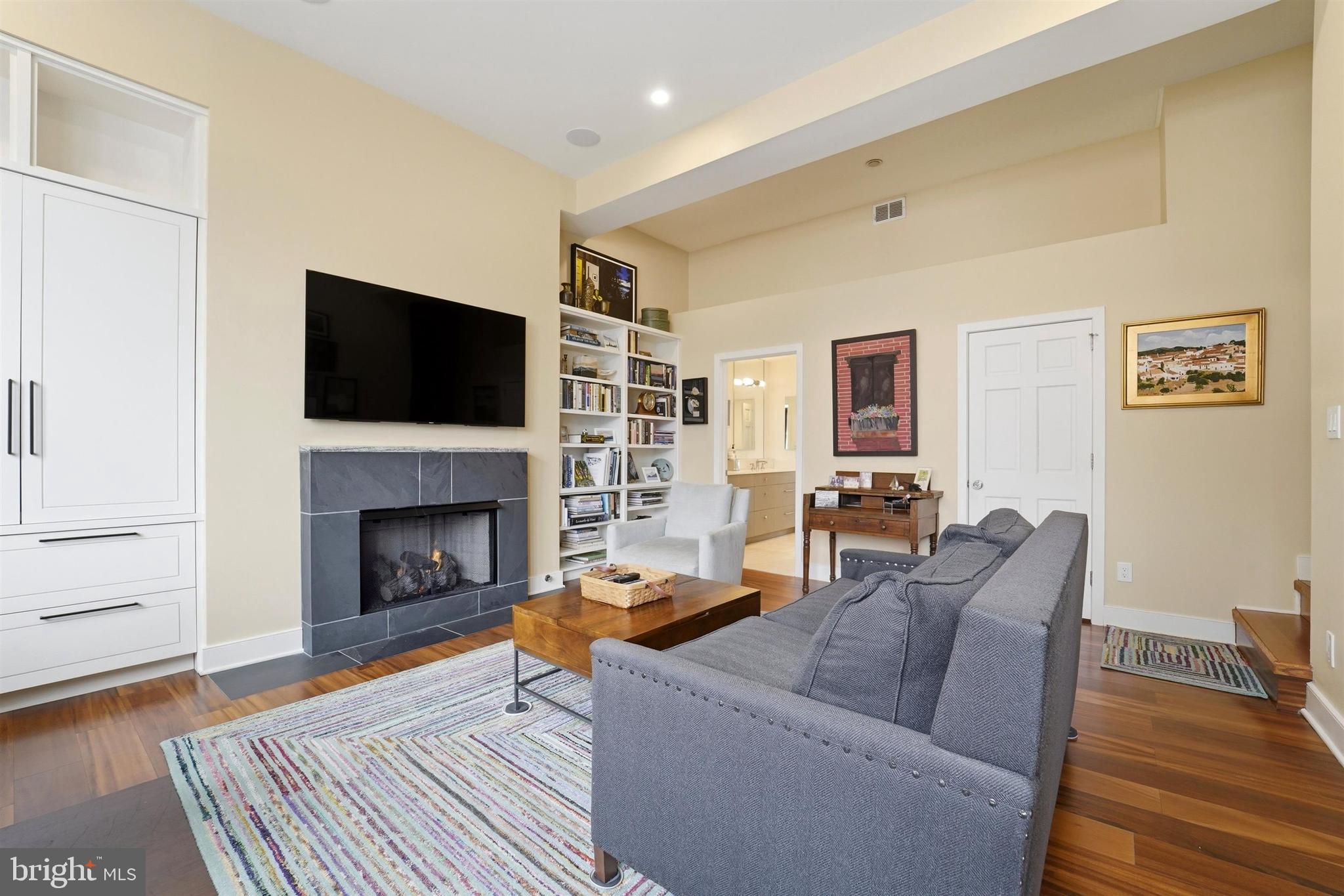 OLD CITY - Residential