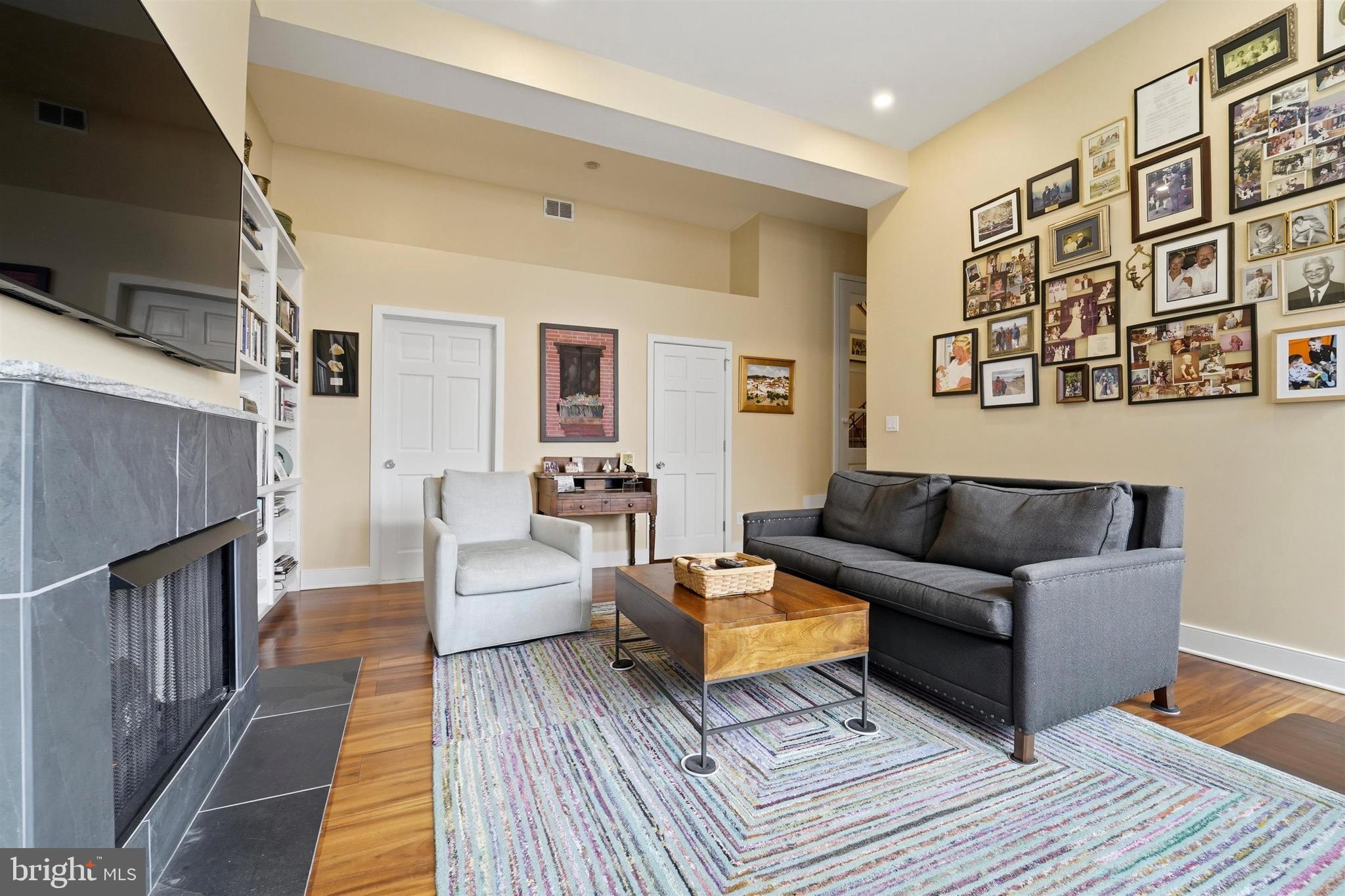 OLD CITY - Residential