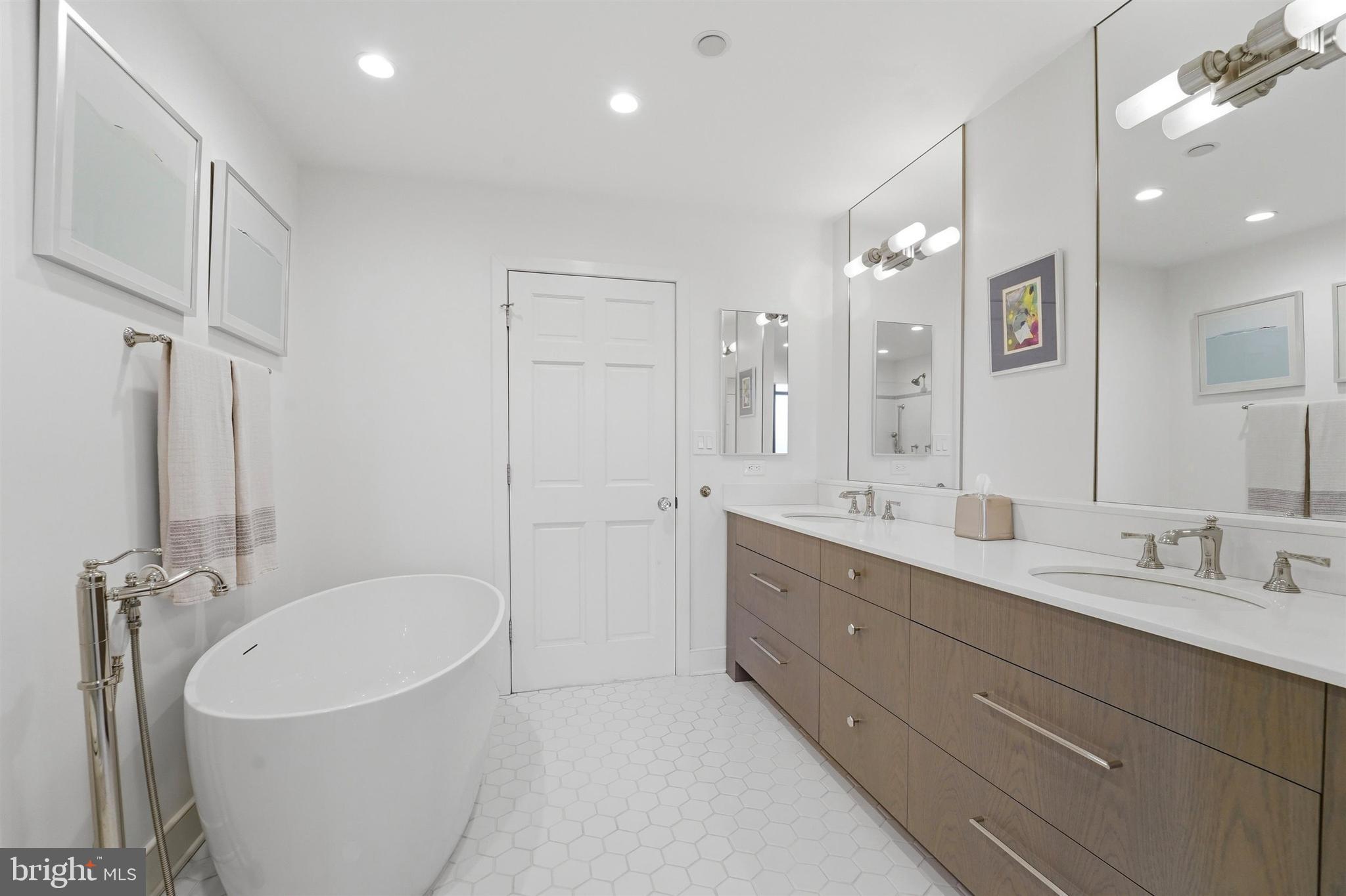 OLD CITY - Residential