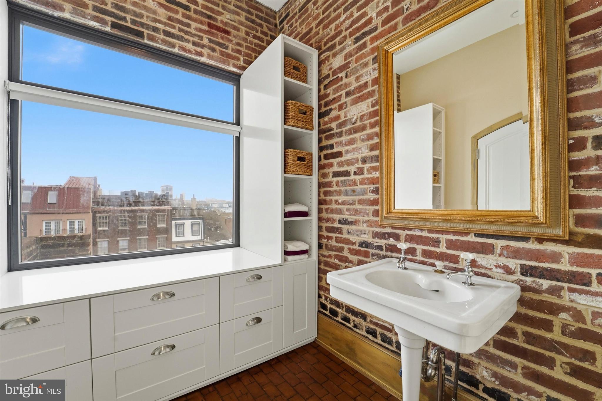 OLD CITY - Residential