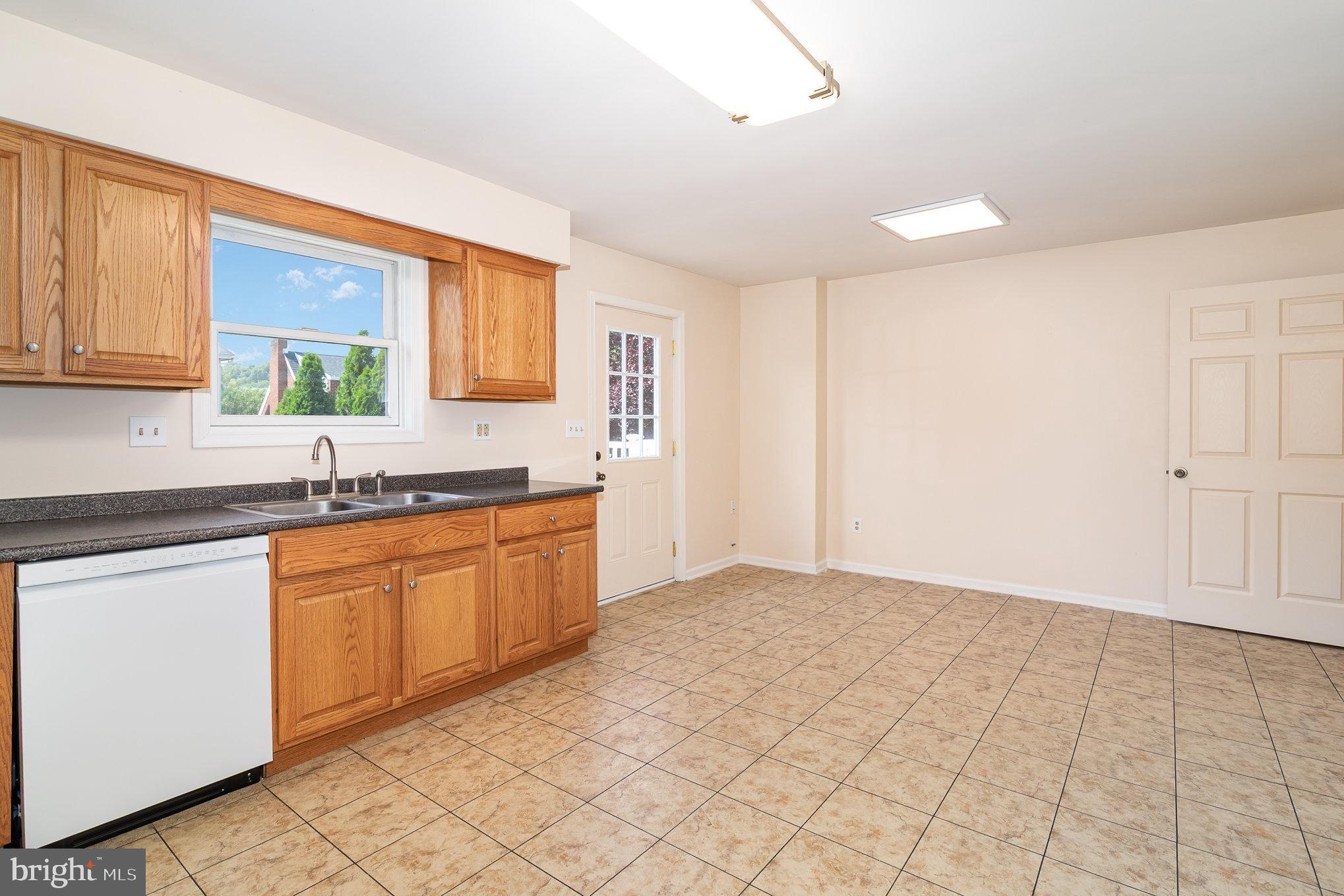 32 WETZEL STREET