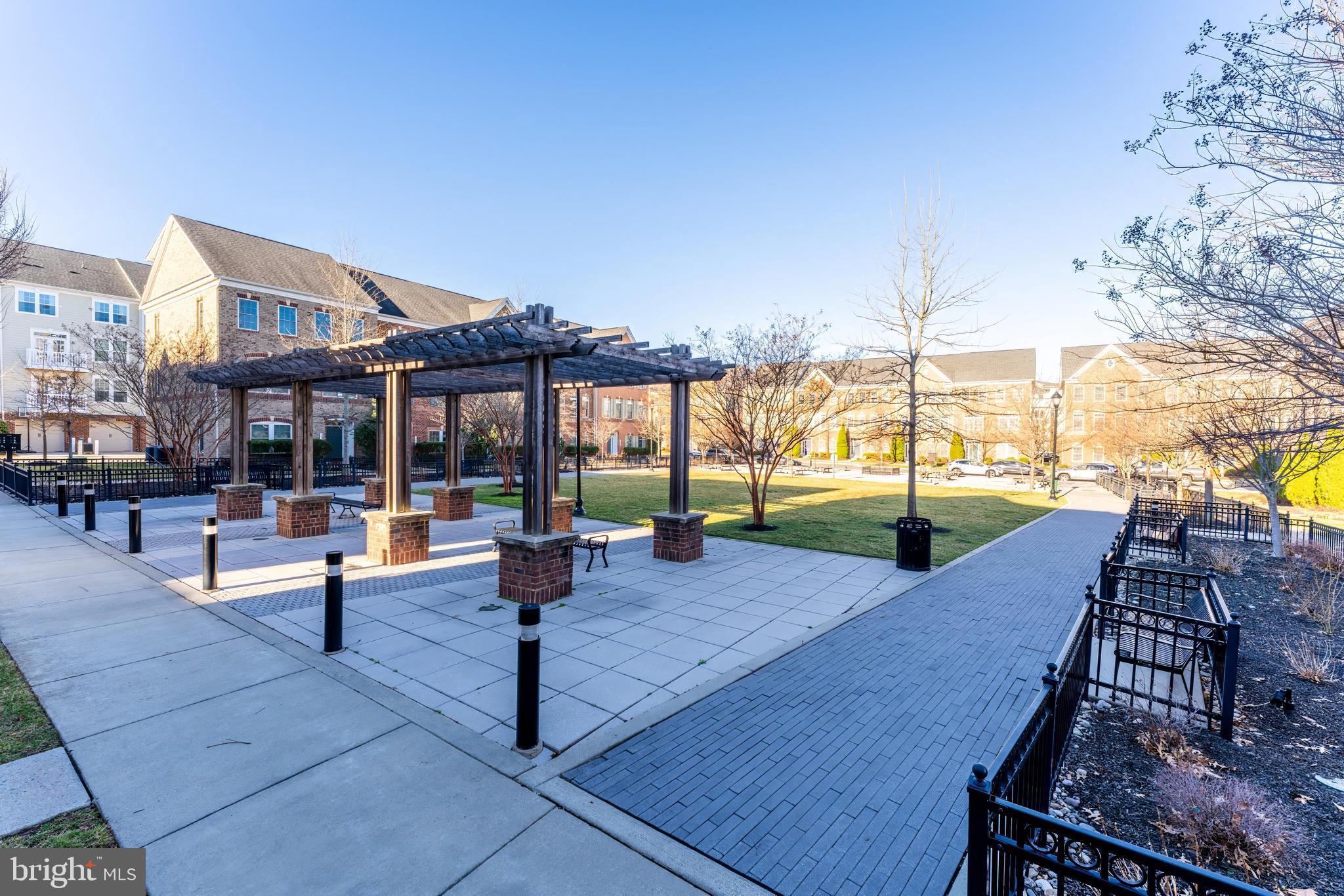 DISCOVERY SQUARE - Residential Lease