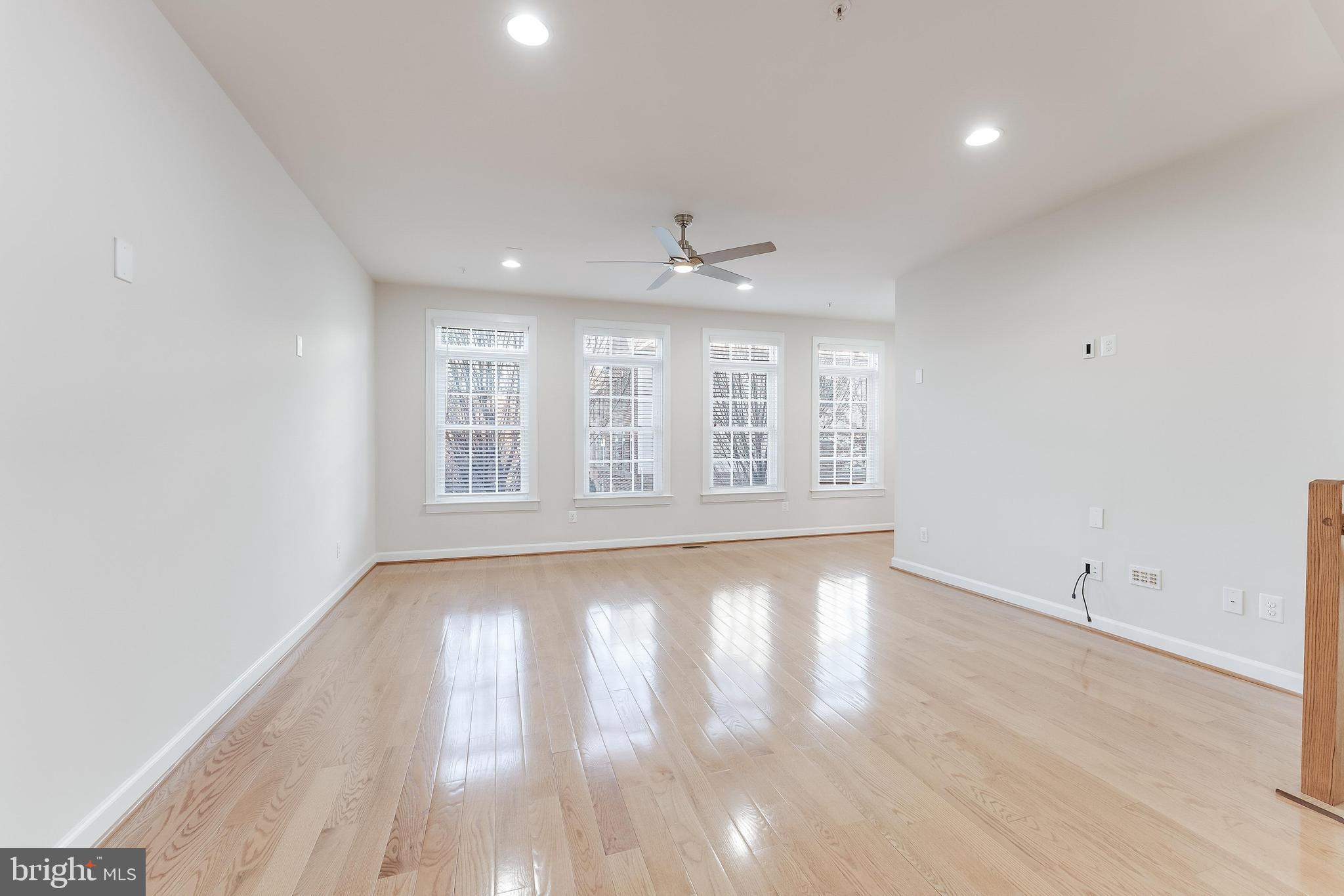 DISCOVERY SQUARE - Residential Lease