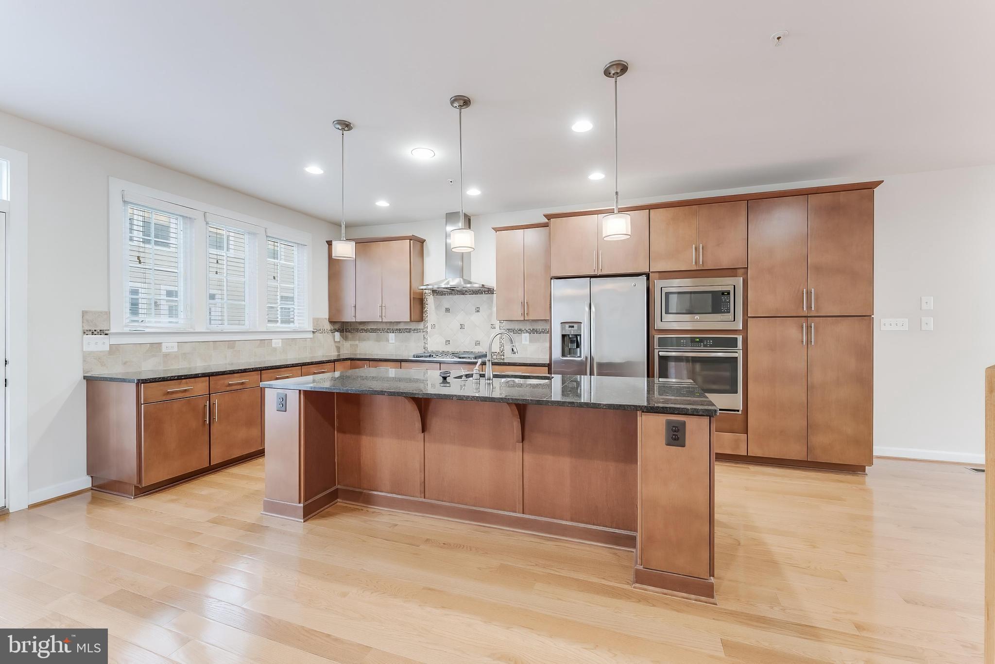 DISCOVERY SQUARE - Residential Lease