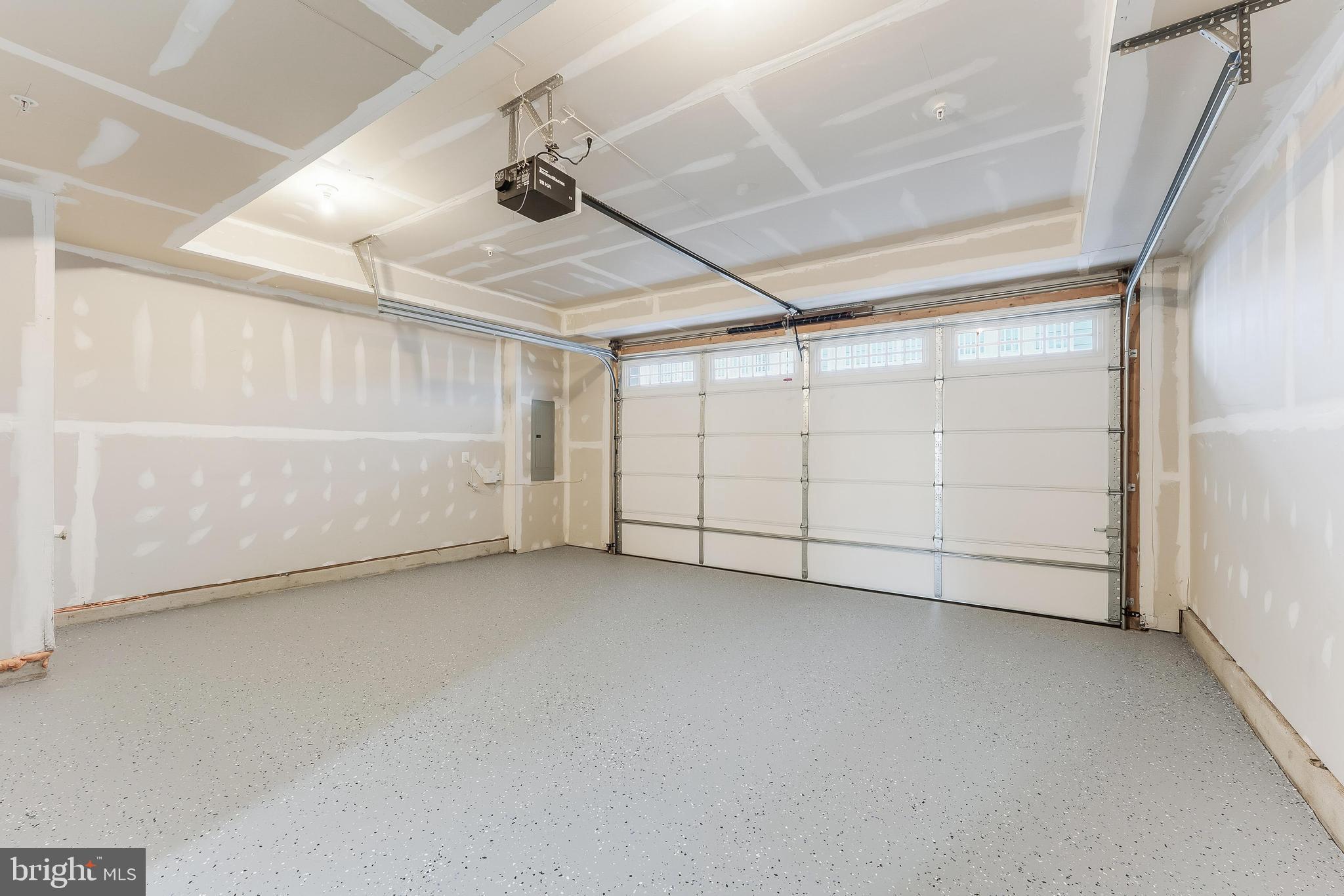 DISCOVERY SQUARE - Residential Lease