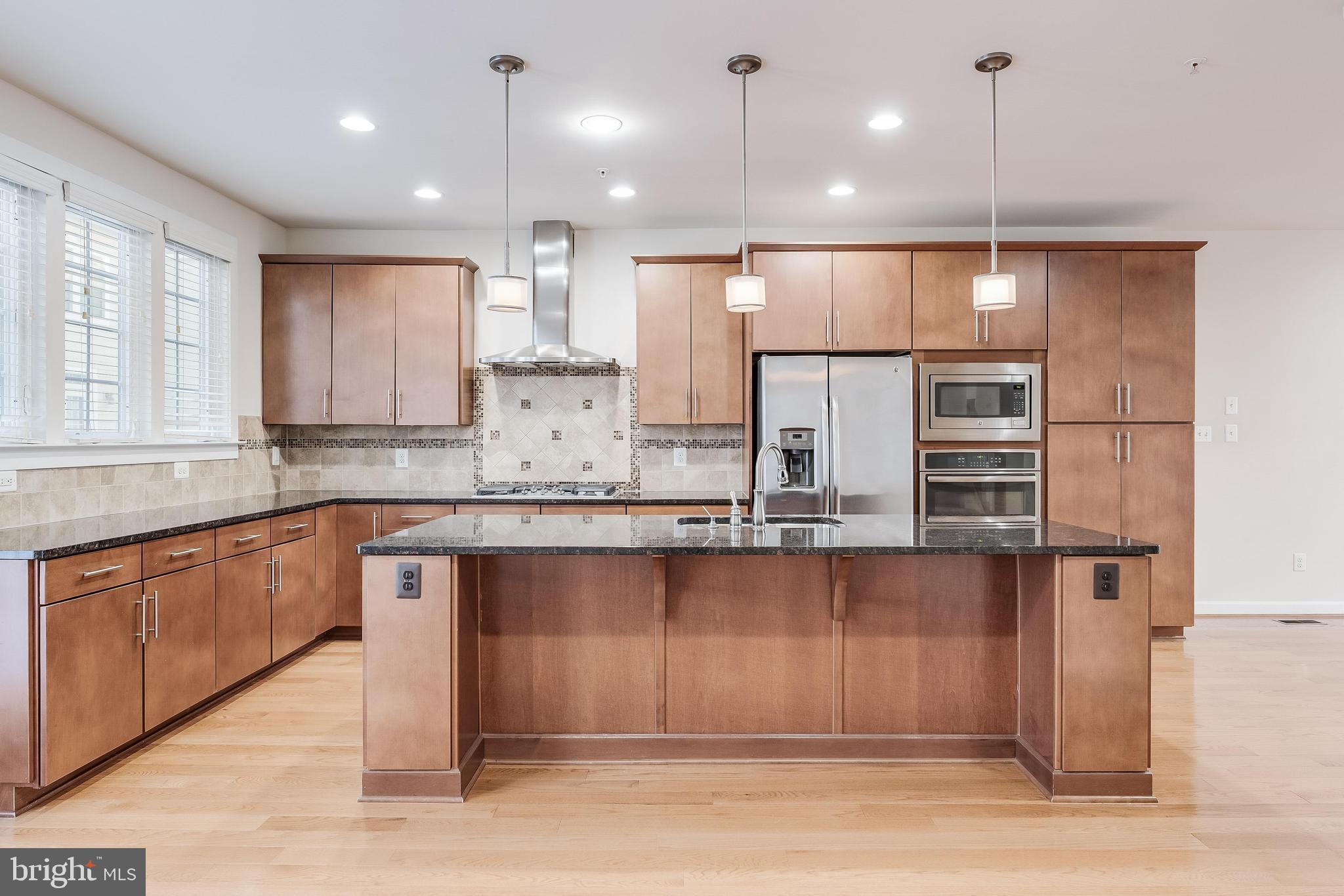 DISCOVERY SQUARE - Residential Lease