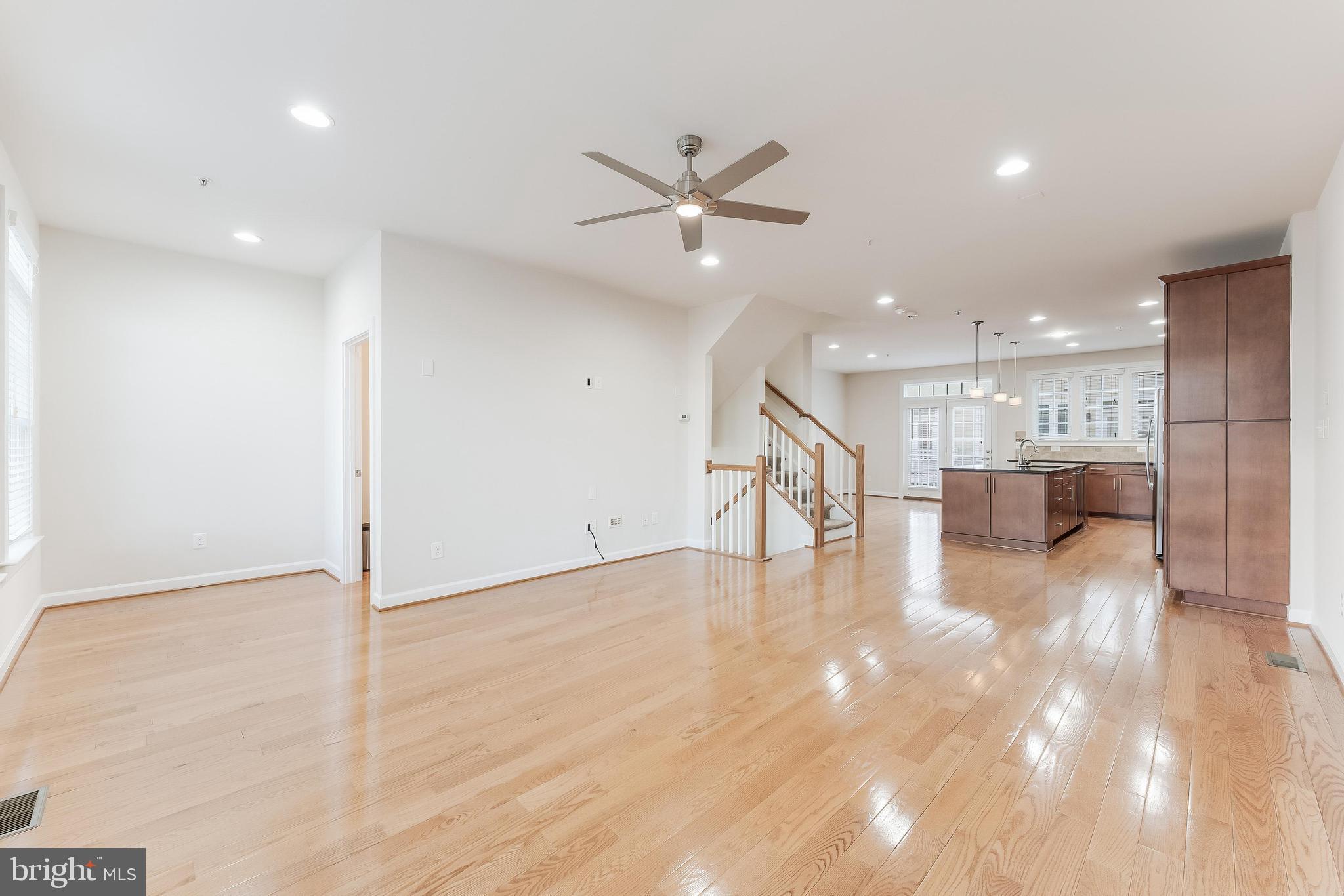 DISCOVERY SQUARE - Residential Lease