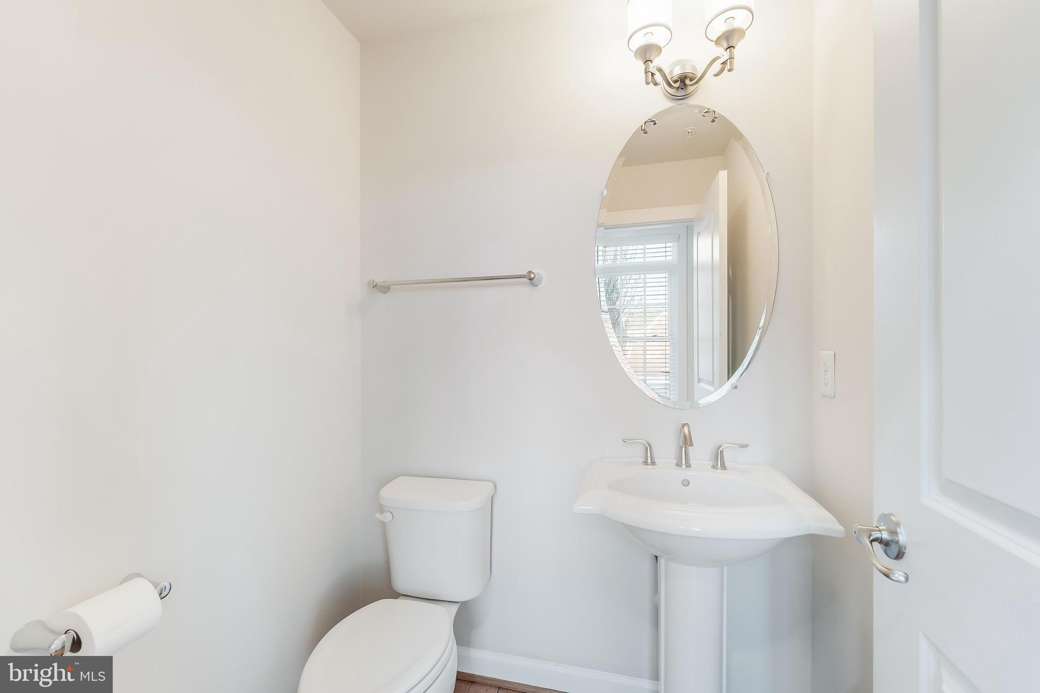 DISCOVERY SQUARE - Residential Lease