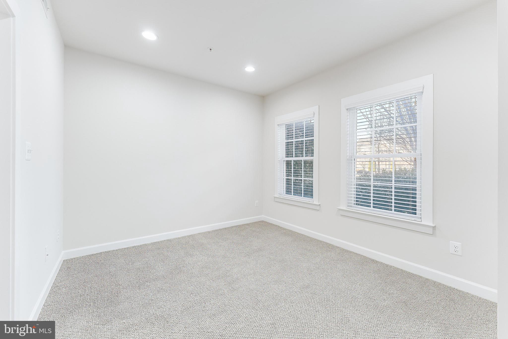 DISCOVERY SQUARE - Residential Lease