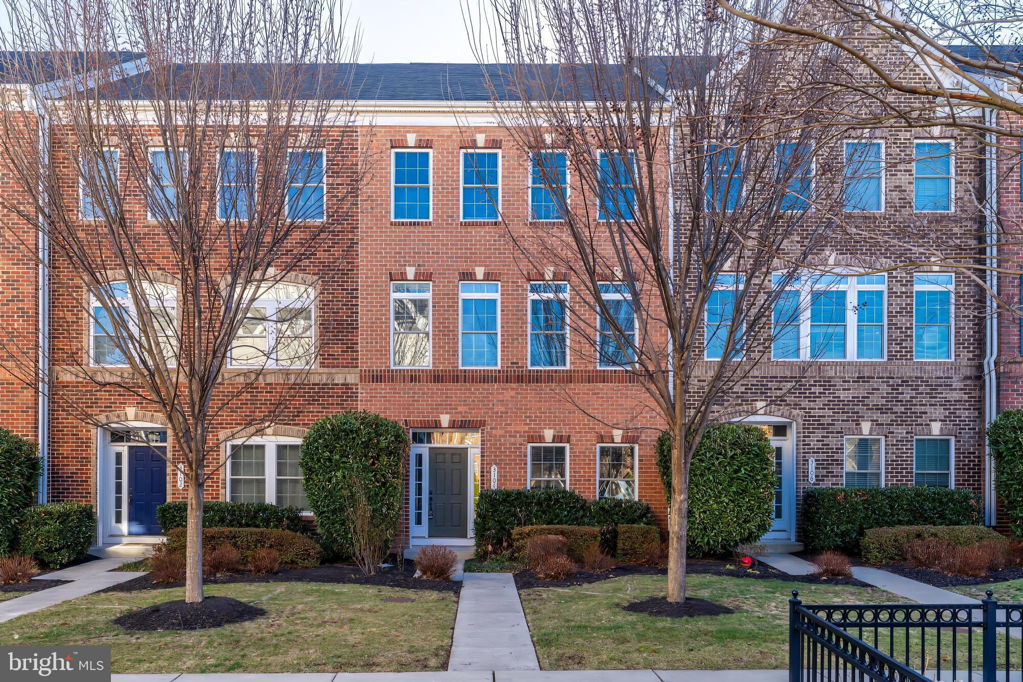 DISCOVERY SQUARE - Residential Lease