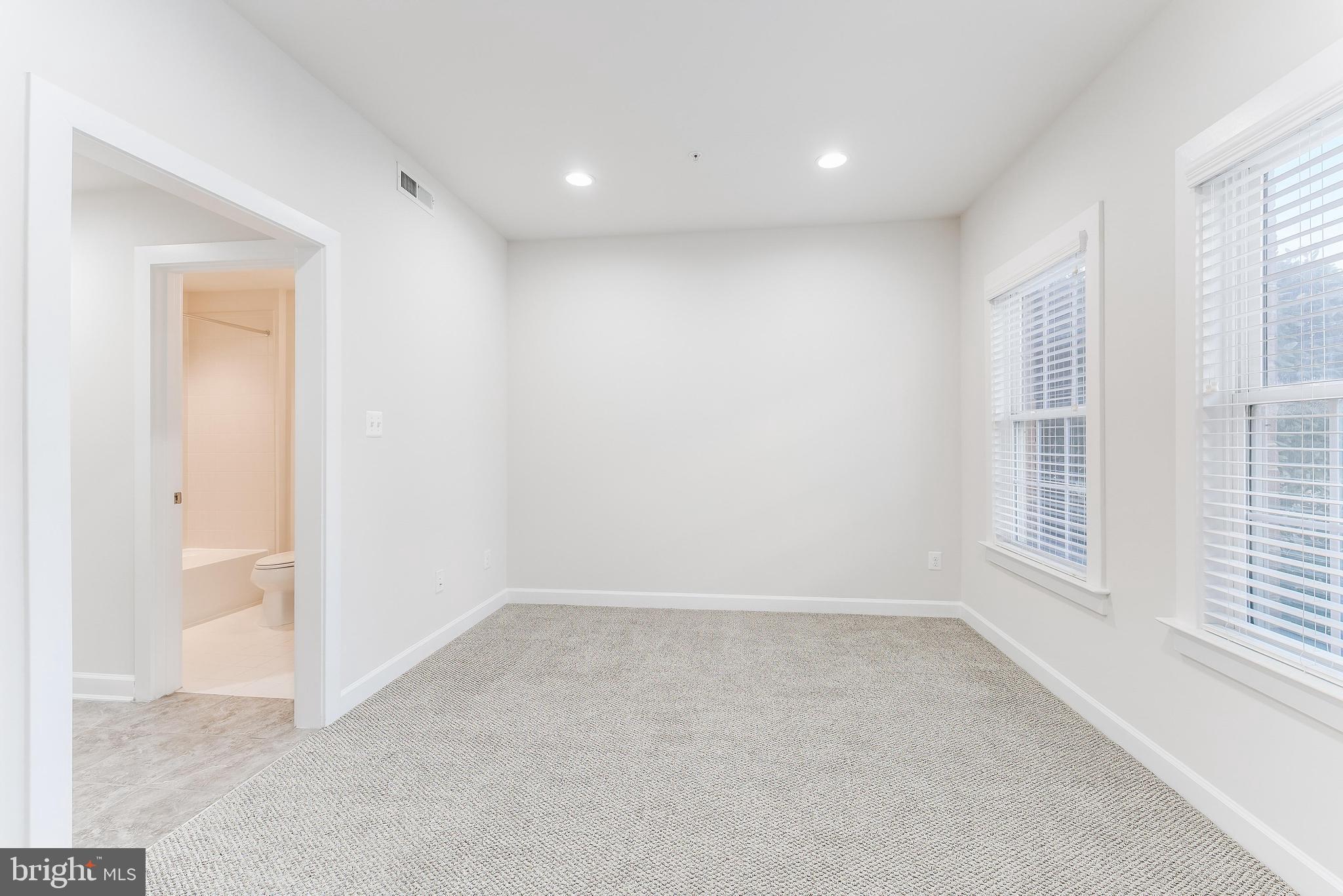 DISCOVERY SQUARE - Residential Lease