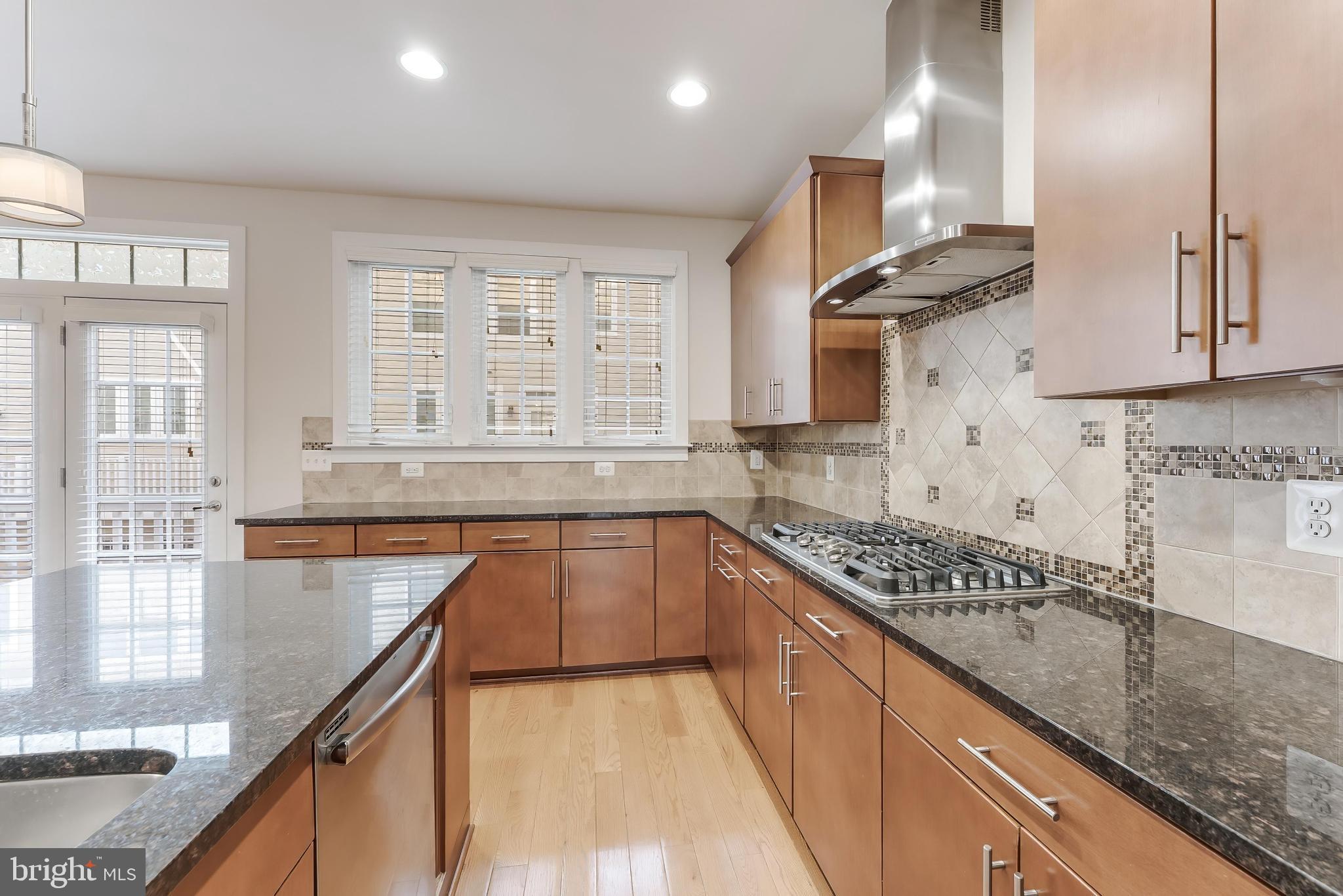 DISCOVERY SQUARE - Residential Lease