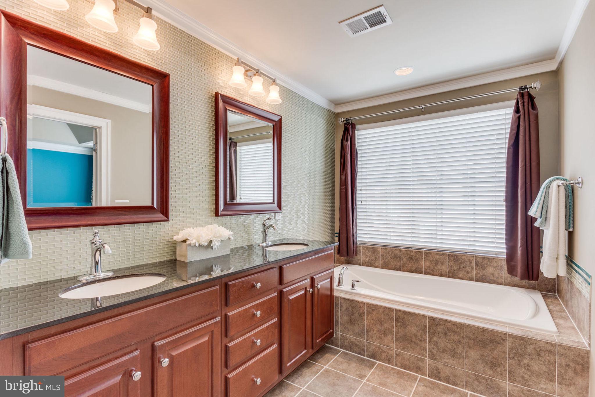 POTOMAC CLUB - Residential