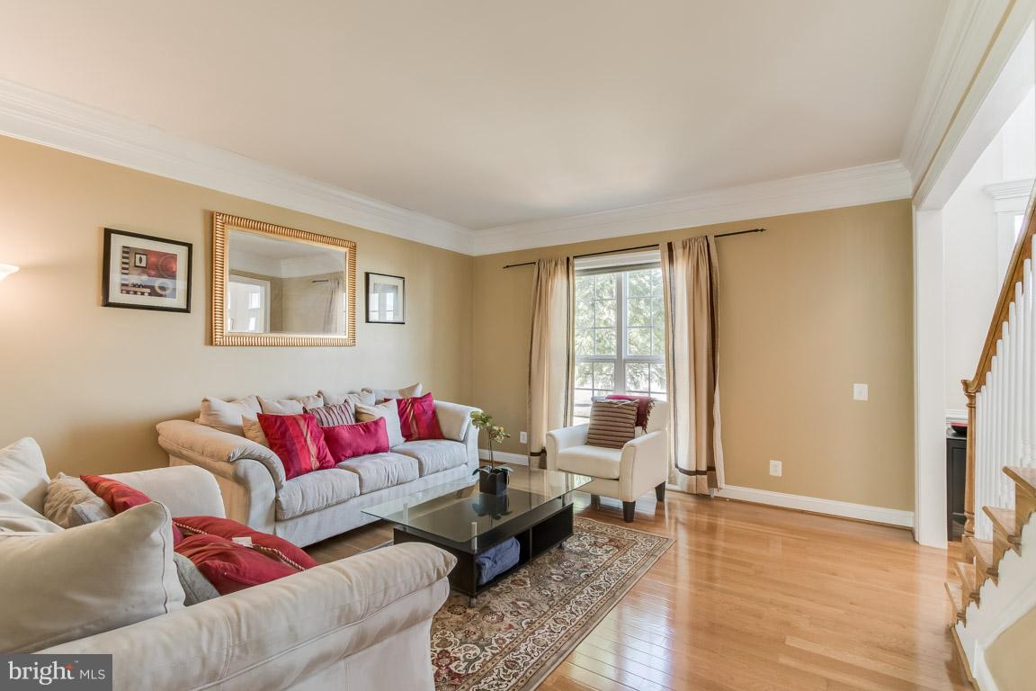 LAUREL HILL LANDBAY - Residential